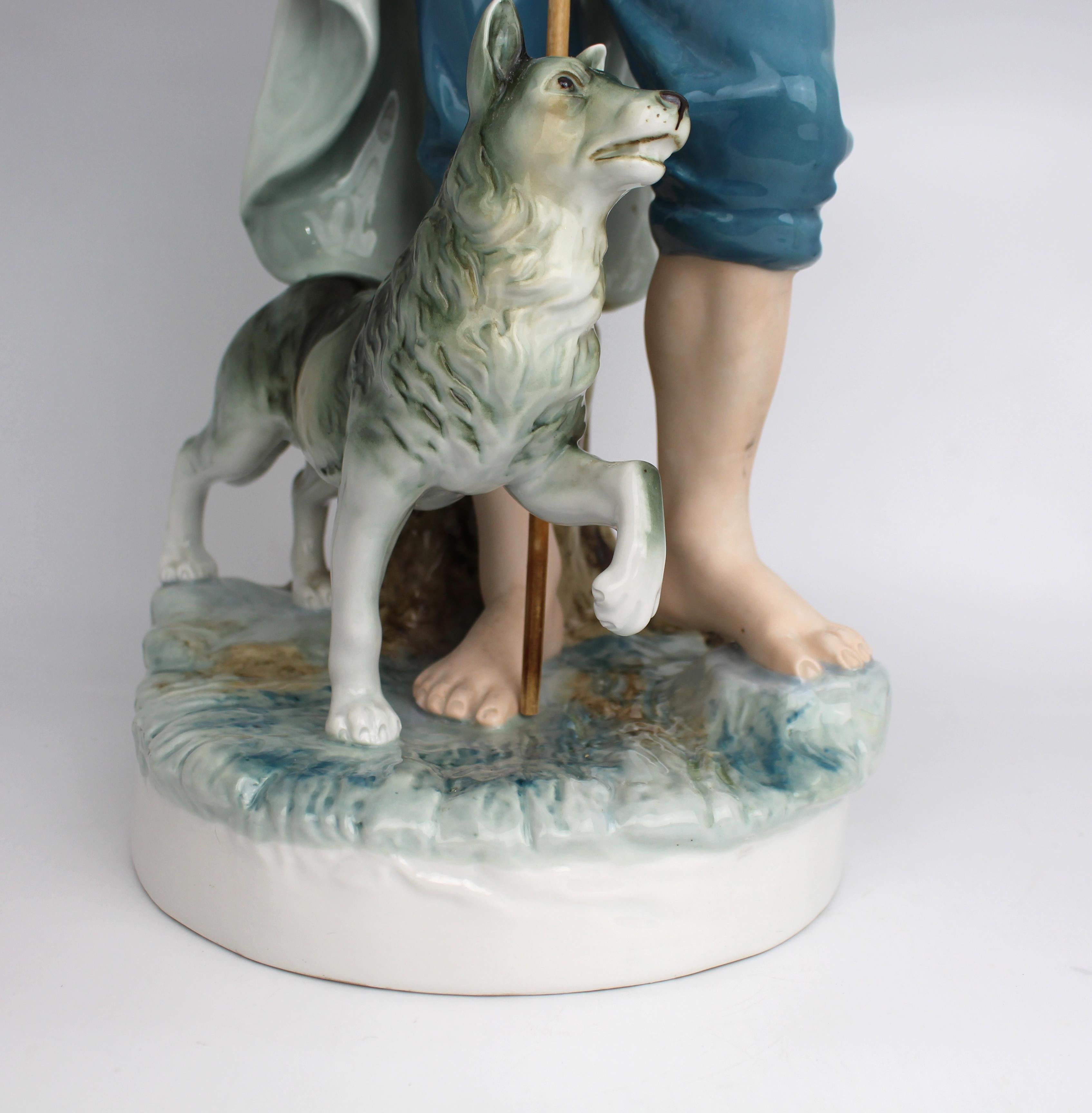 Grande figura di pastore in porcellana Royal Dux, XX secolo in vendita 3