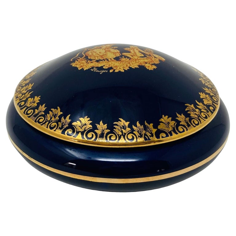 Royal Limoges Castel France 22-Karat Gold Trinket Round Box in 