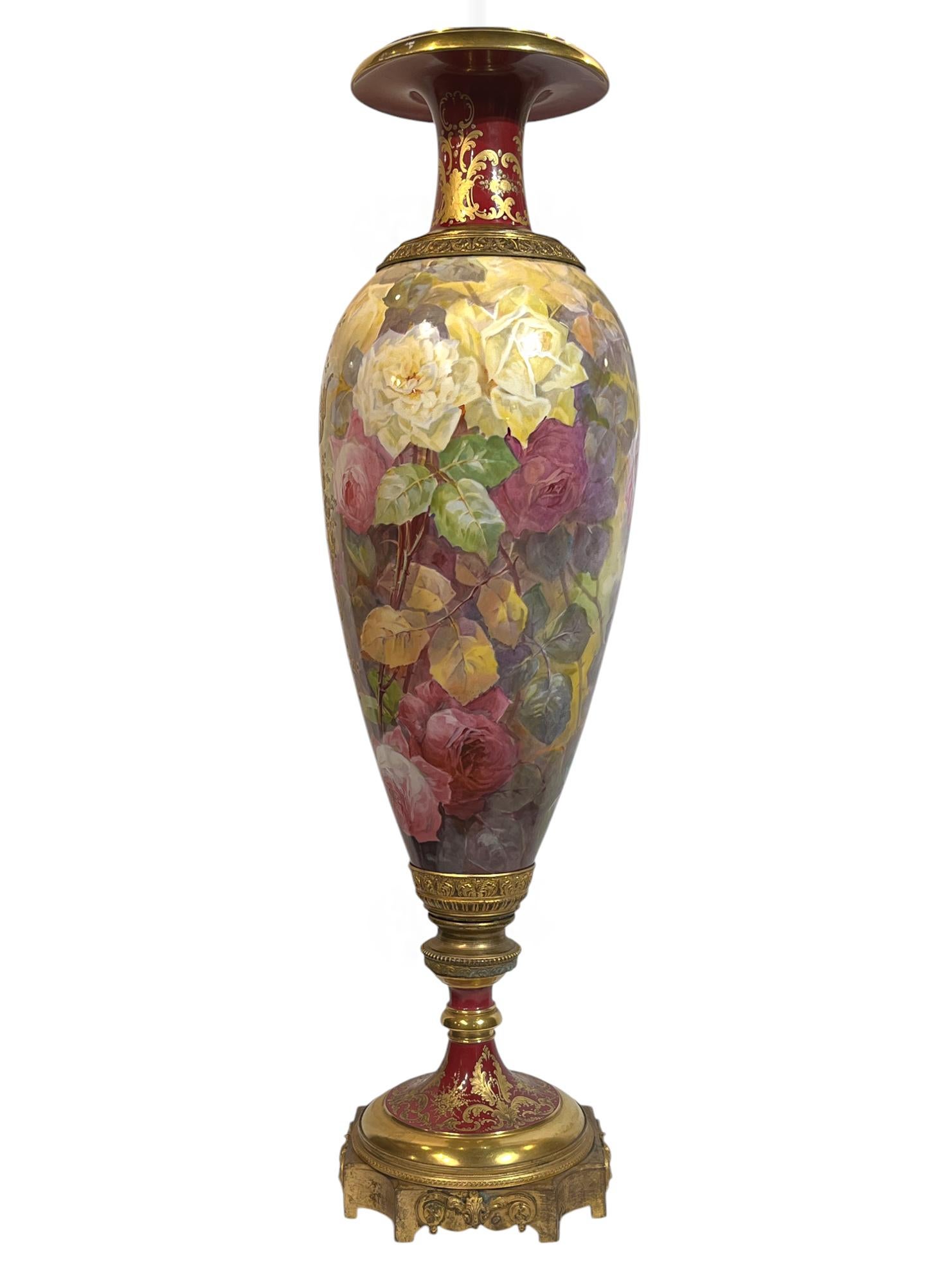 Smaltato Grande vaso con ritratto montato in ormolu della Royal Vienna in vendita