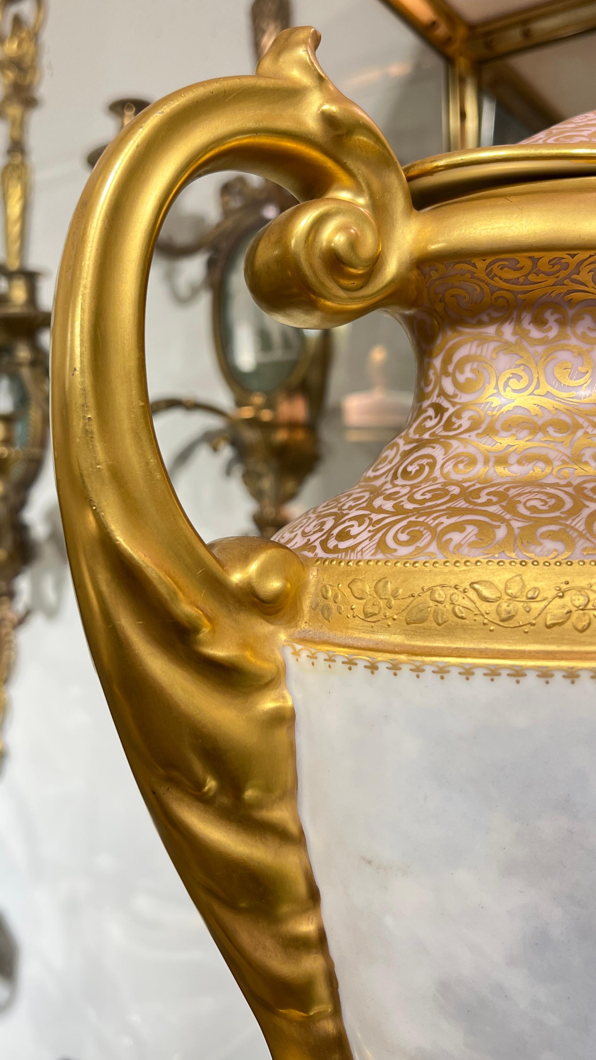 Große Vase im Wiener Stil mit Deckel im Angebot 4