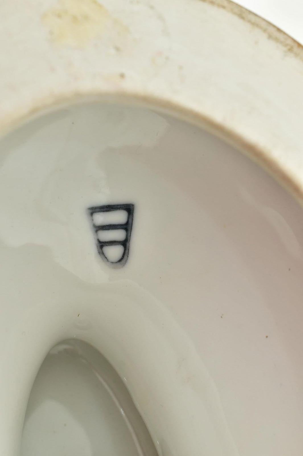 Große Vase im Wiener Stil mit Deckel (Vergoldet) im Angebot