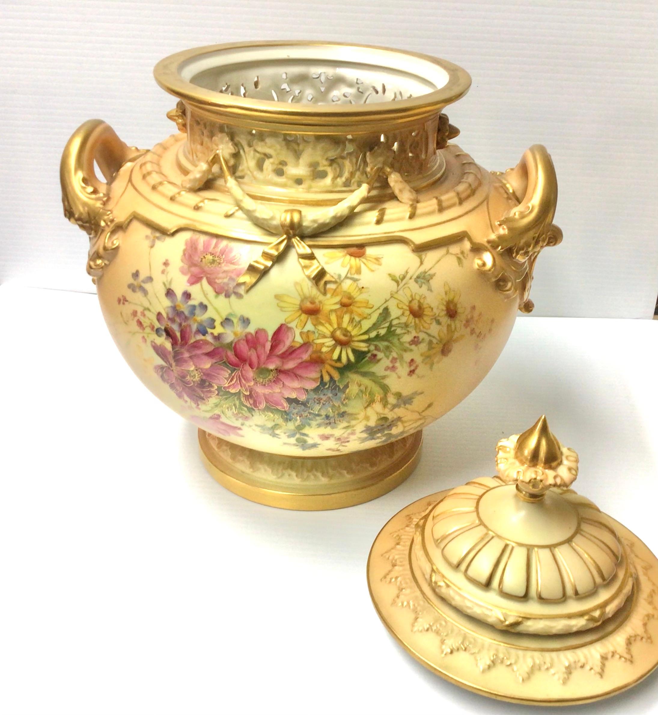 gold bow vase