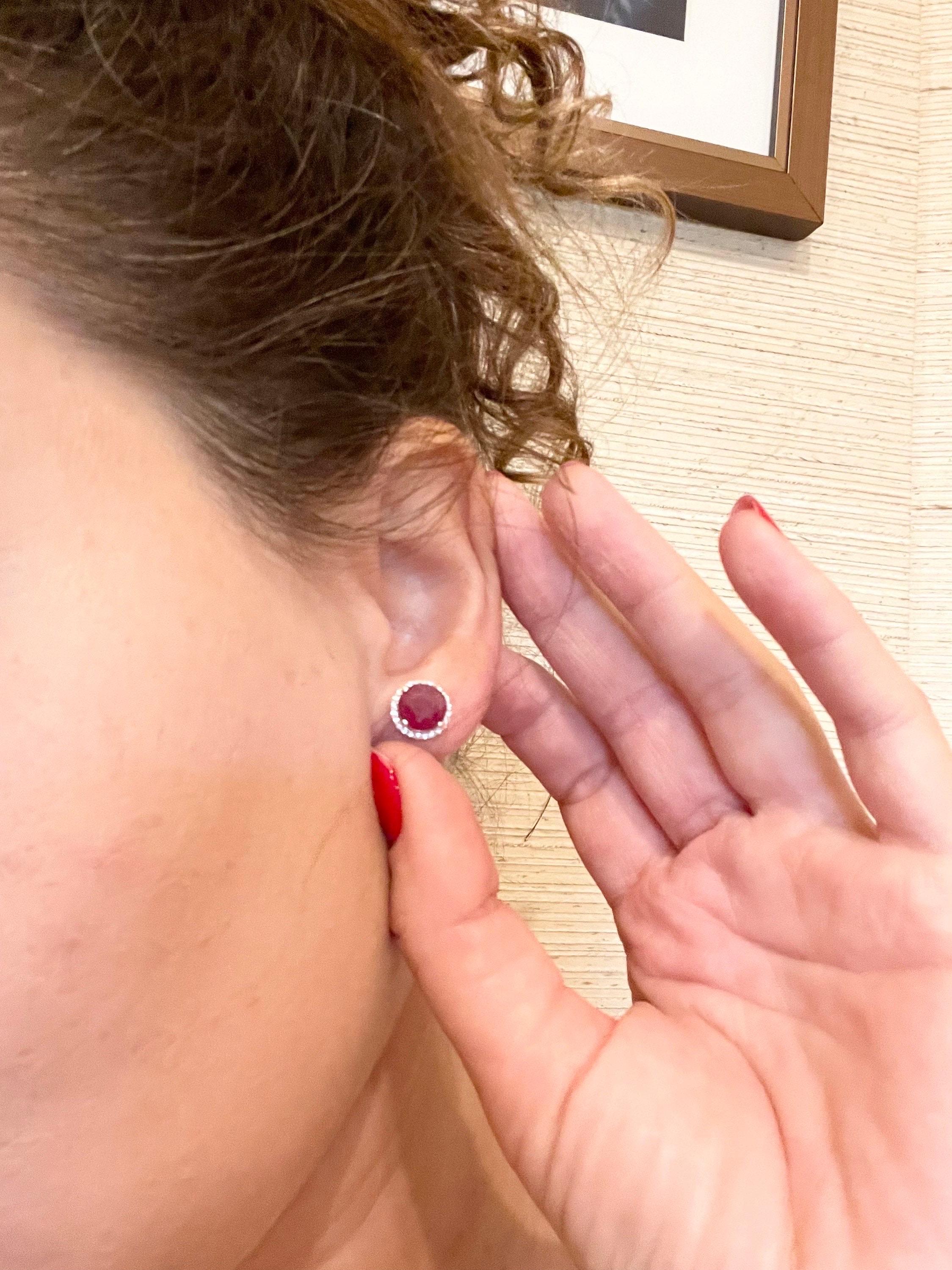 Borchie grandi in rubino e diamanti Borchie in oro rosa 18KT con chiusura a vite 8mm rubino In condizioni Nuovo in vendita a Boca Raton, FL