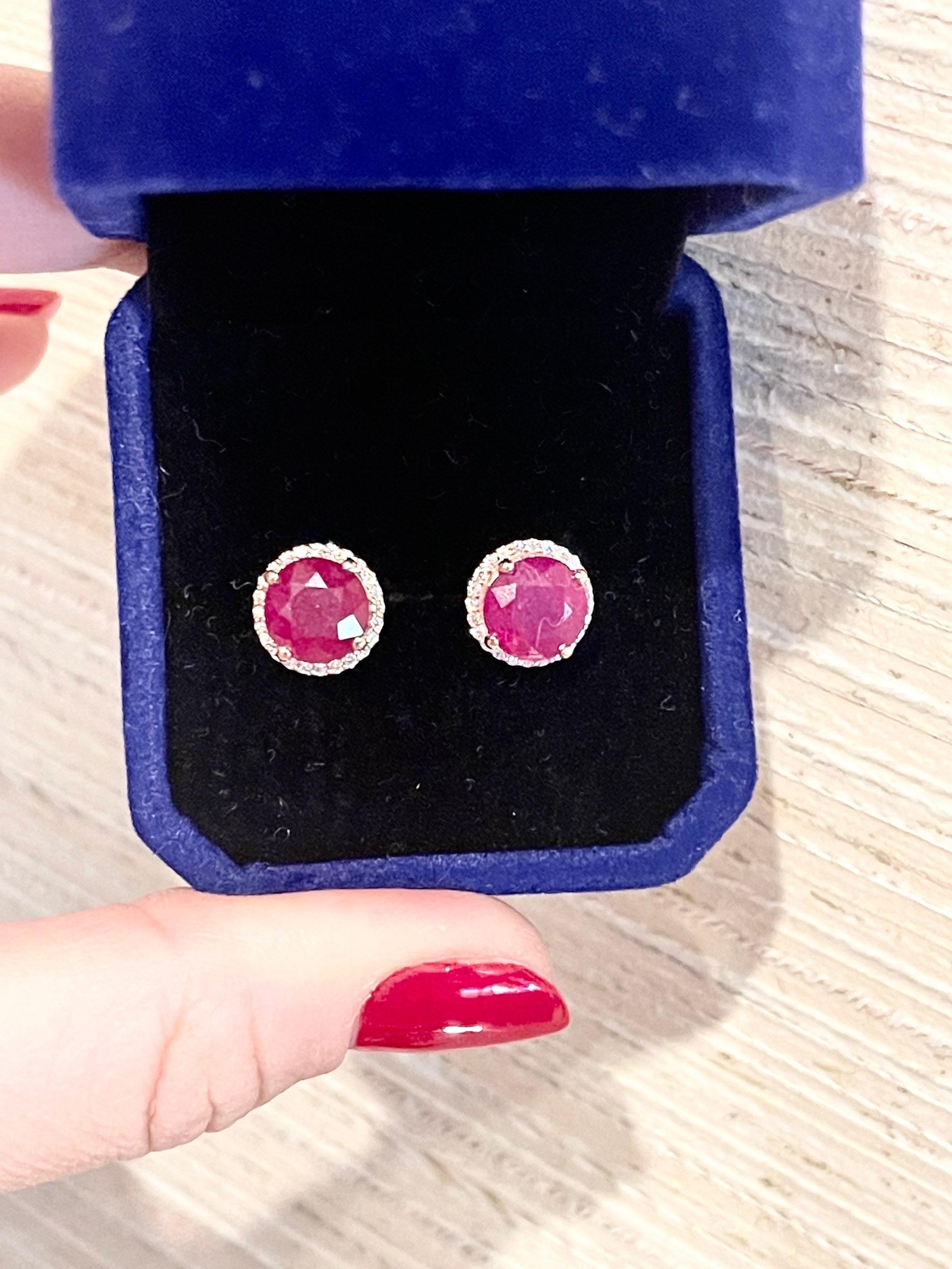 Borchie grandi in rubino e diamanti Borchie in oro rosa 18KT con chiusura a vite 8mm rubino in vendita 1