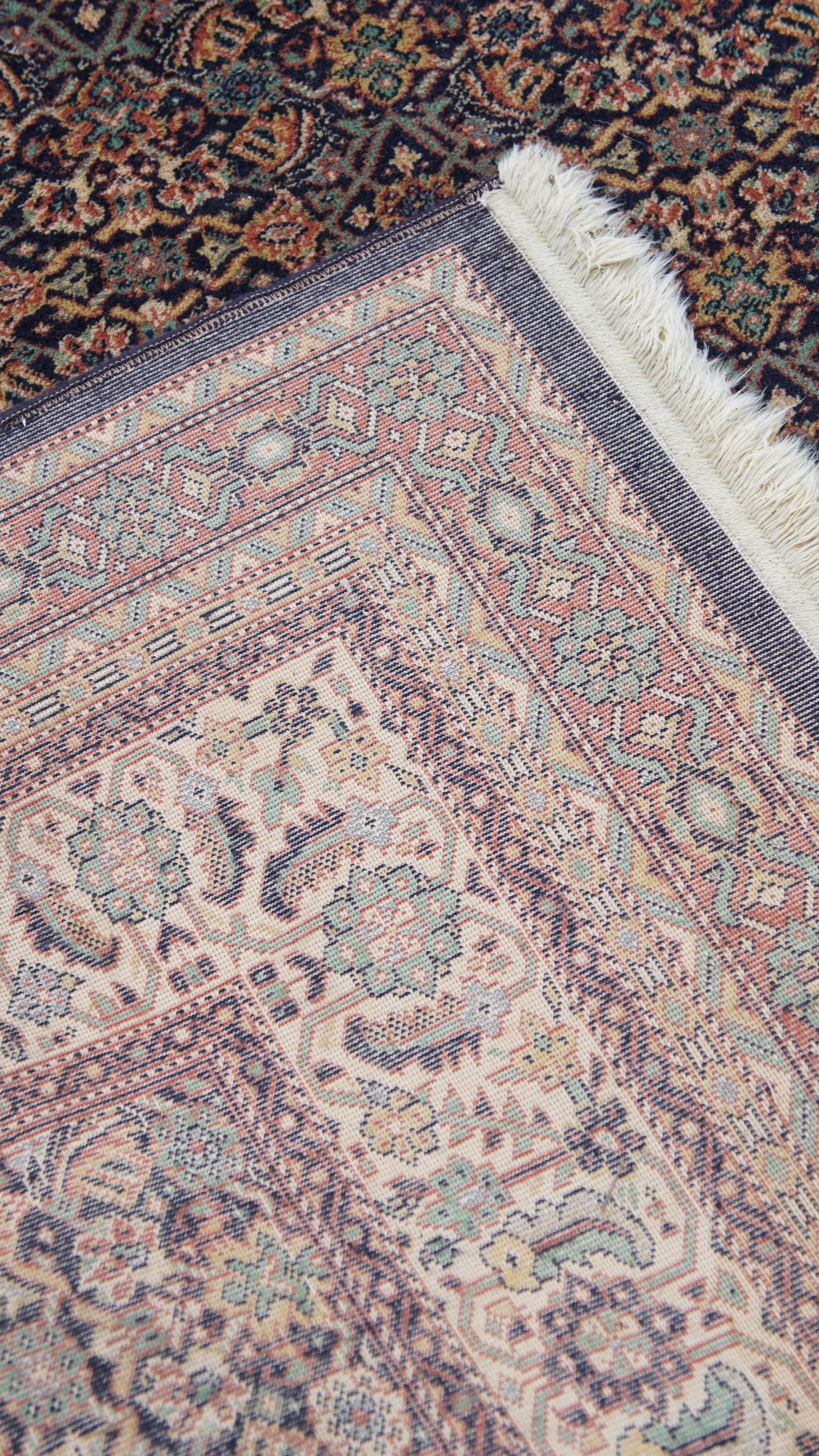 Großer Teppich mit feinem Muster und schönen Farben - 341x242 cm im Angebot 3