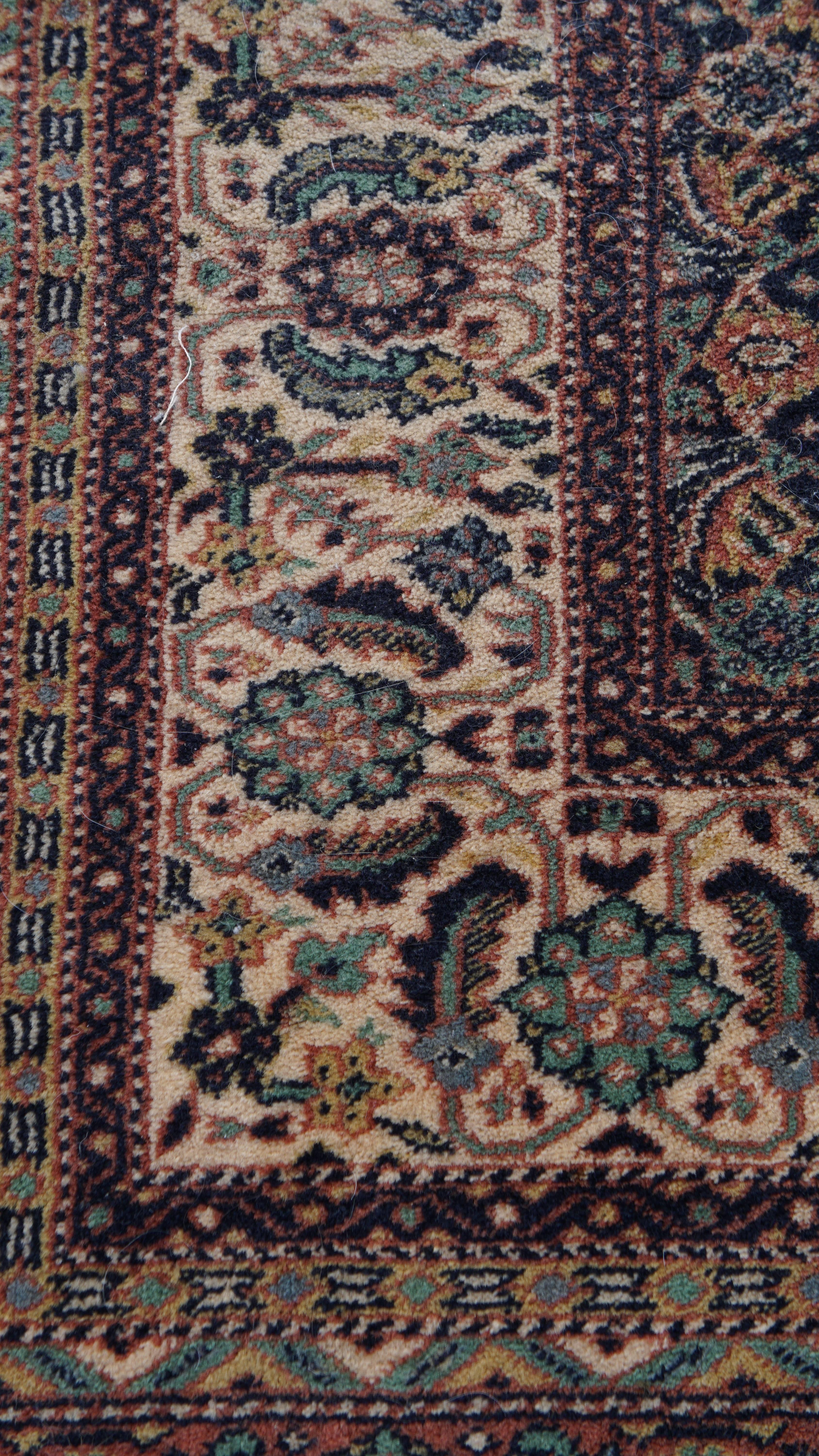 Großer Teppich mit feinem Muster und schönen Farben - 341x242 cm im Zustand „Gut“ im Angebot in Harderwijk, NL
