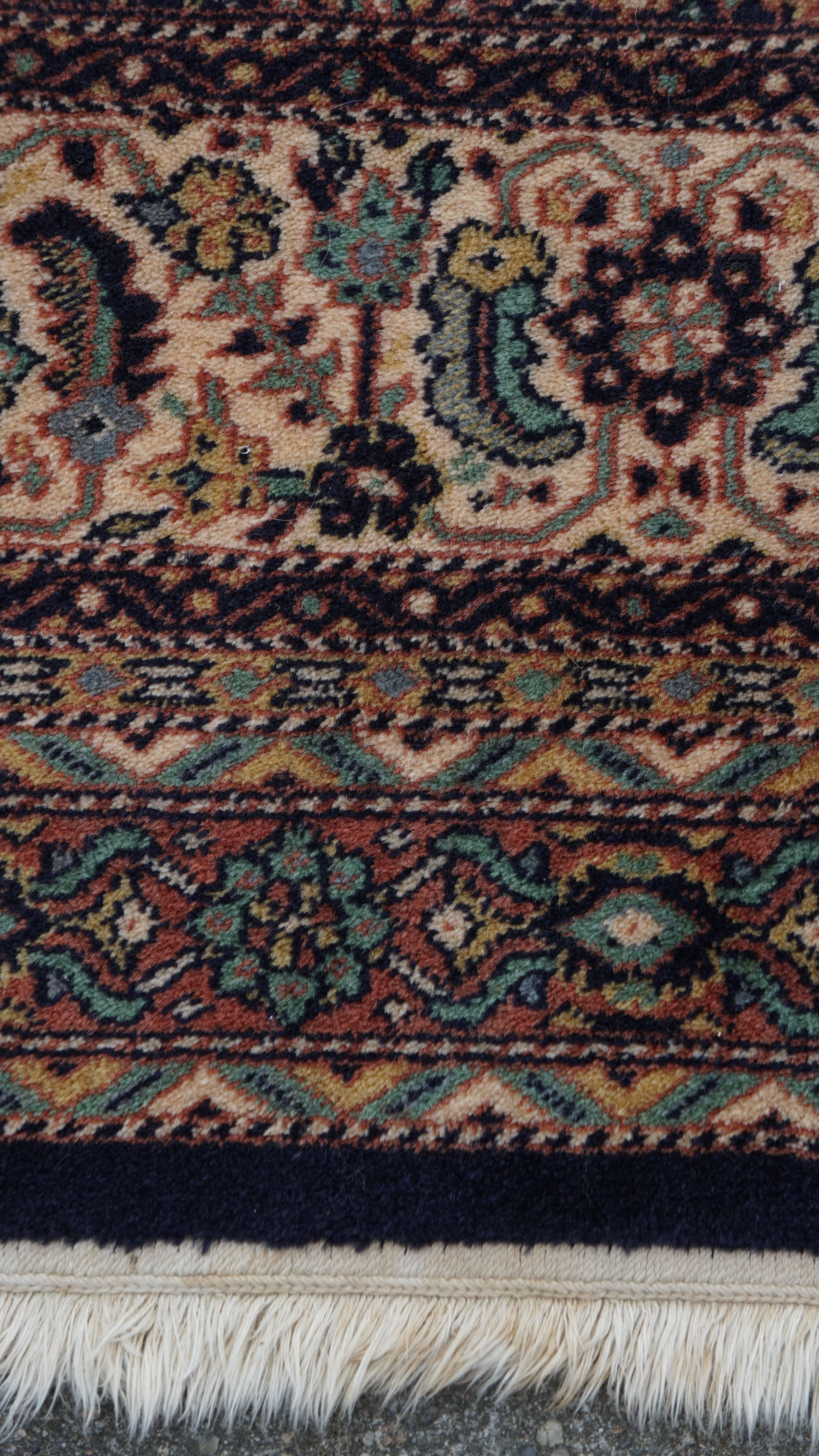 Großer Teppich mit feinem Muster und schönen Farben - 341x242 cm im Angebot 2