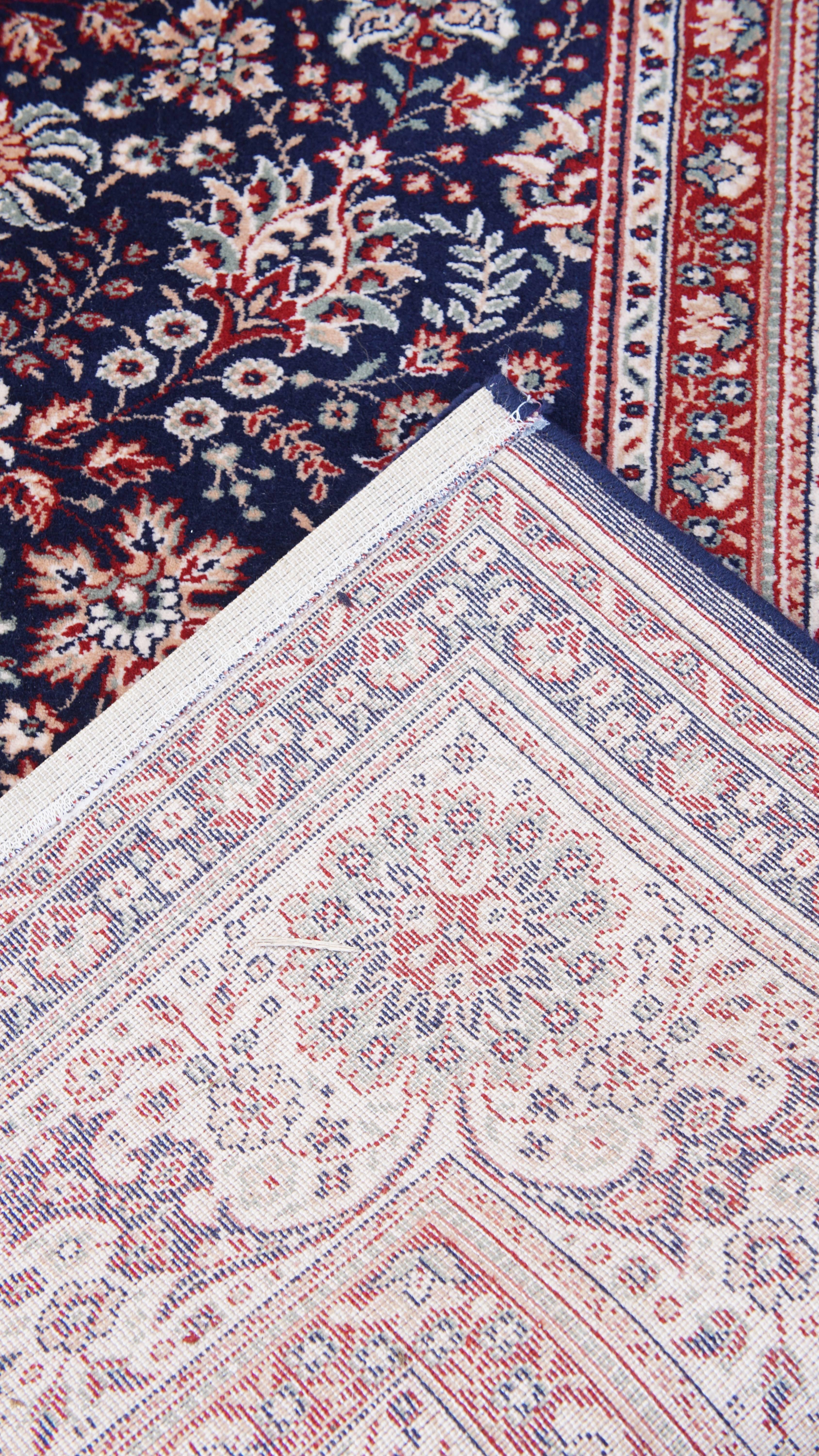 Großer Teppich mit Motiven - 340x240cm im Angebot 2