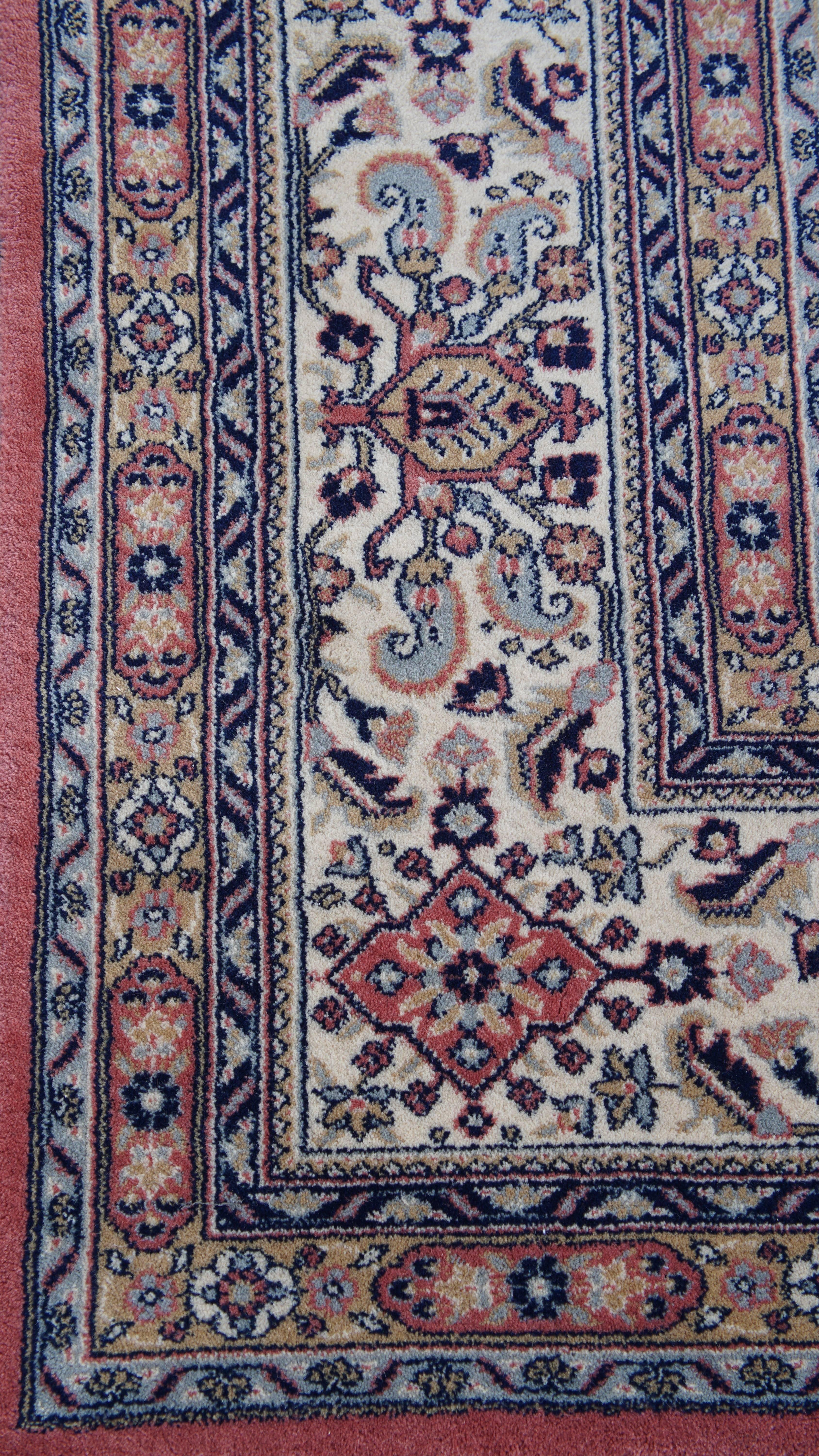 Großer Teppich mit Mustern in rosa und blauen/roten Tönen 326x227 cm (Handgefertigt) im Angebot