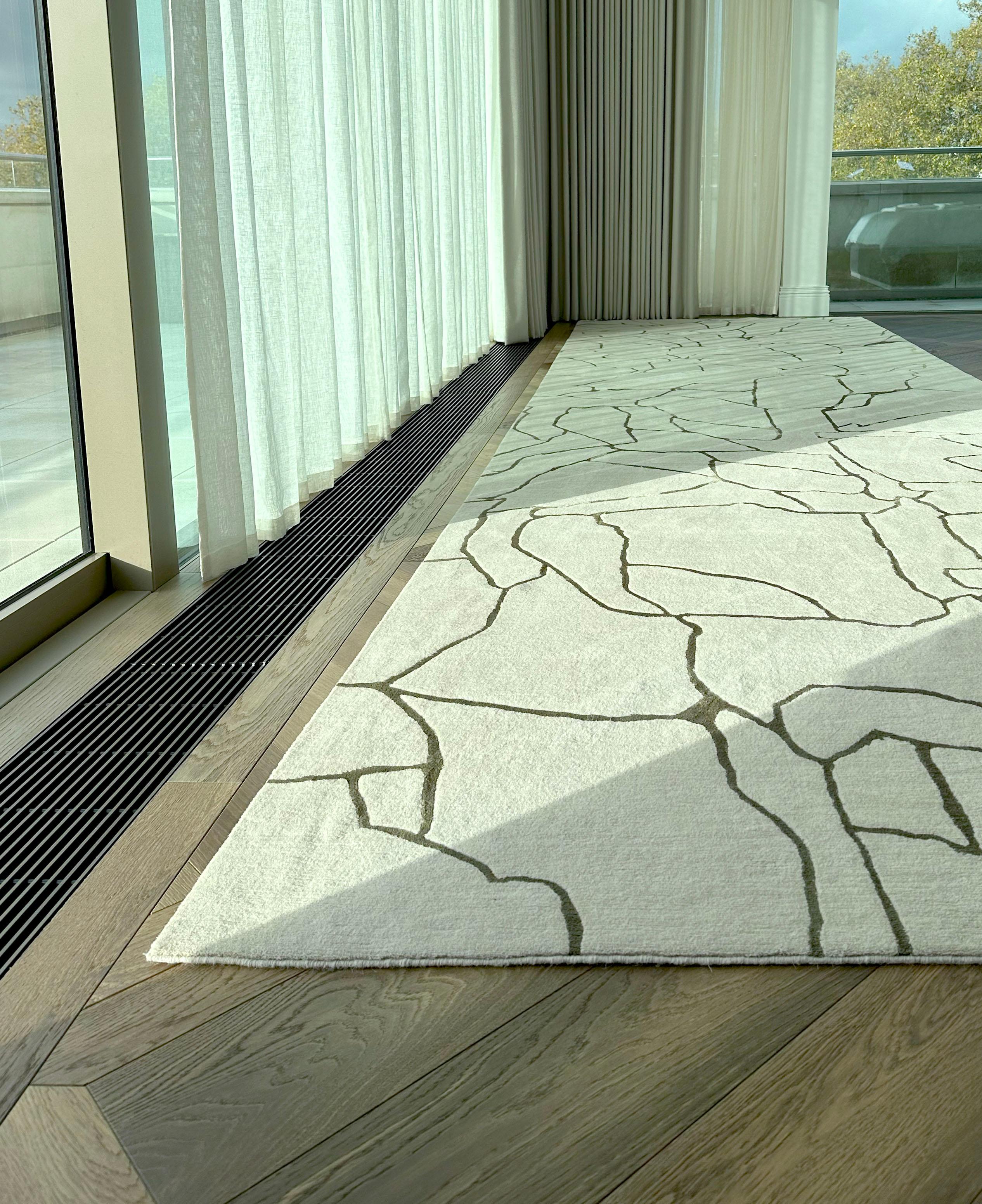 Large Runner Rug, Cream Wool Green Silk, Kelly Wearstler The Rug Company For Sale 1