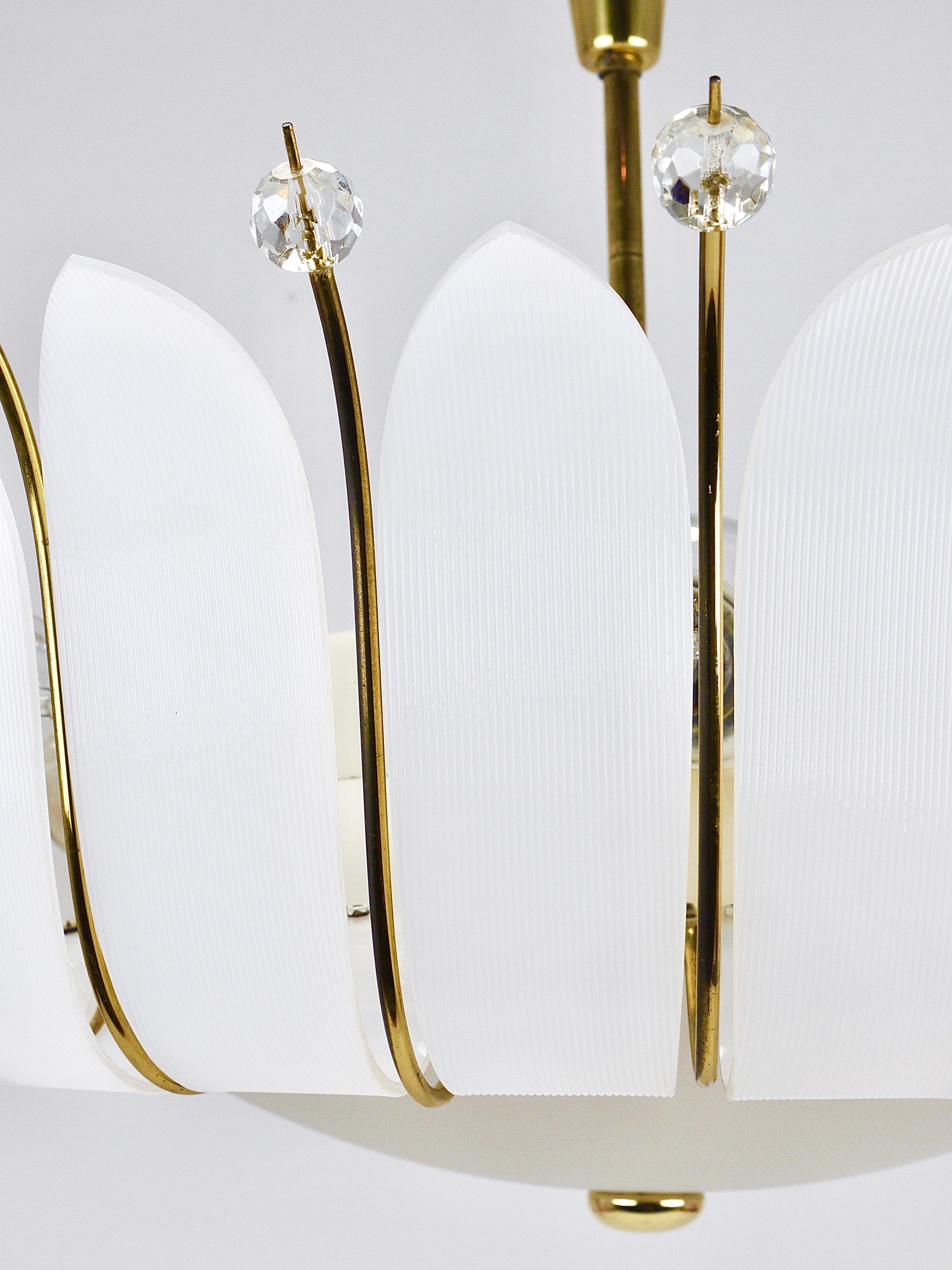 Grande lampadario a foglie in ottone con cesto di Rupert Nikoll da 27 pollici del MidCentury, Austria, 1950 in vendita 11