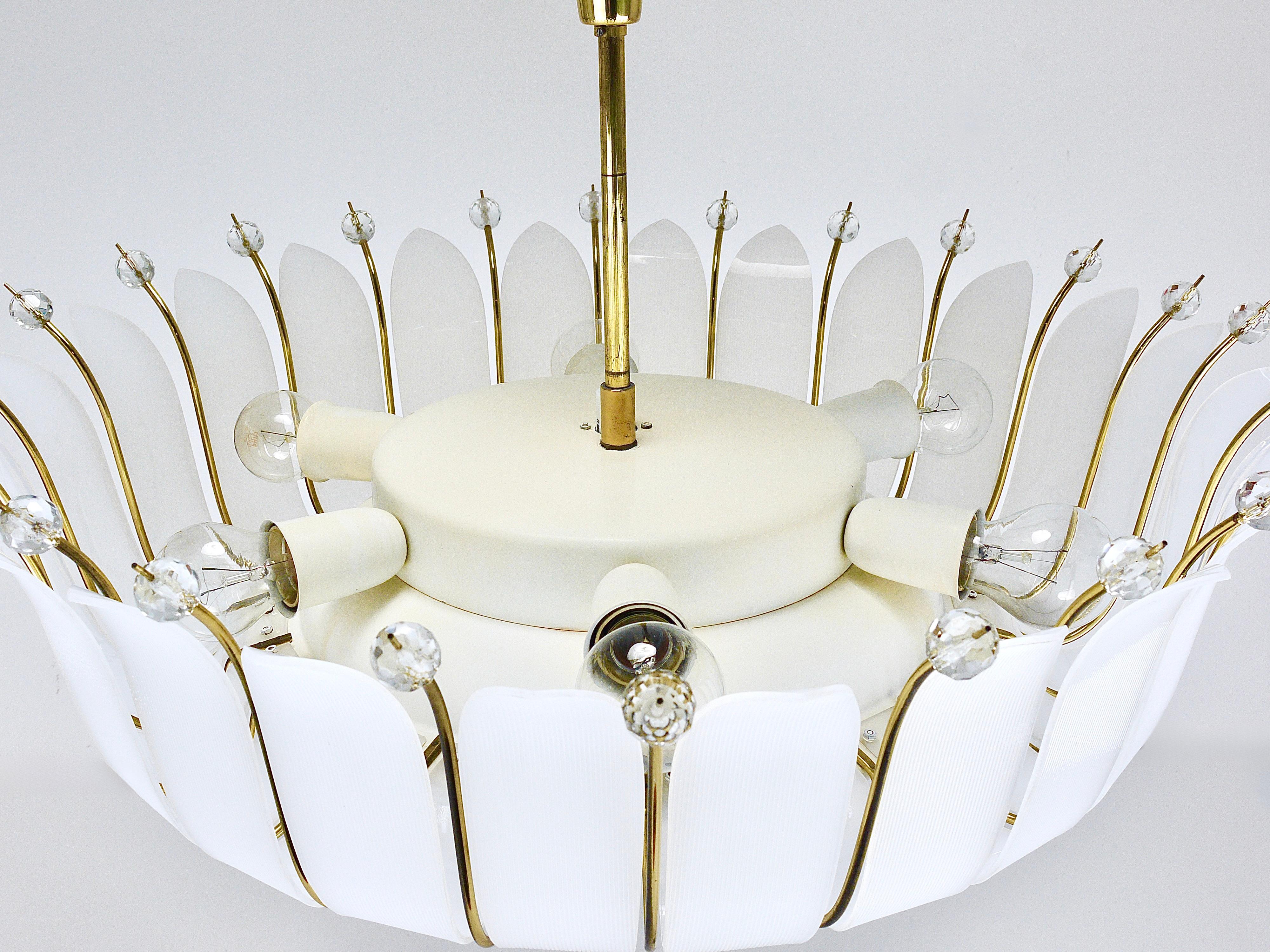 Grande lampadario a foglie in ottone con cesto di Rupert Nikoll da 27 pollici del MidCentury, Austria, 1950 in vendita 12