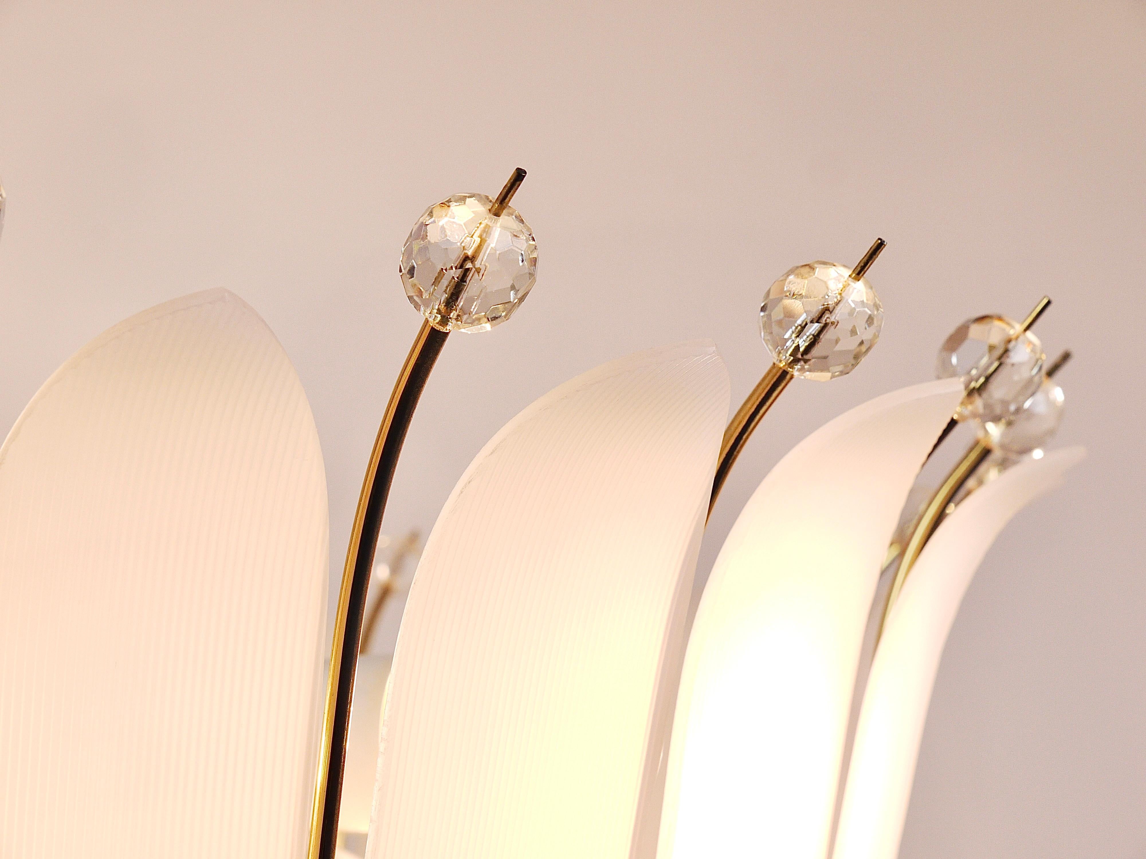 XX secolo Grande lampadario a foglie in ottone con cesto di Rupert Nikoll da 27 pollici del MidCentury, Austria, 1950 in vendita