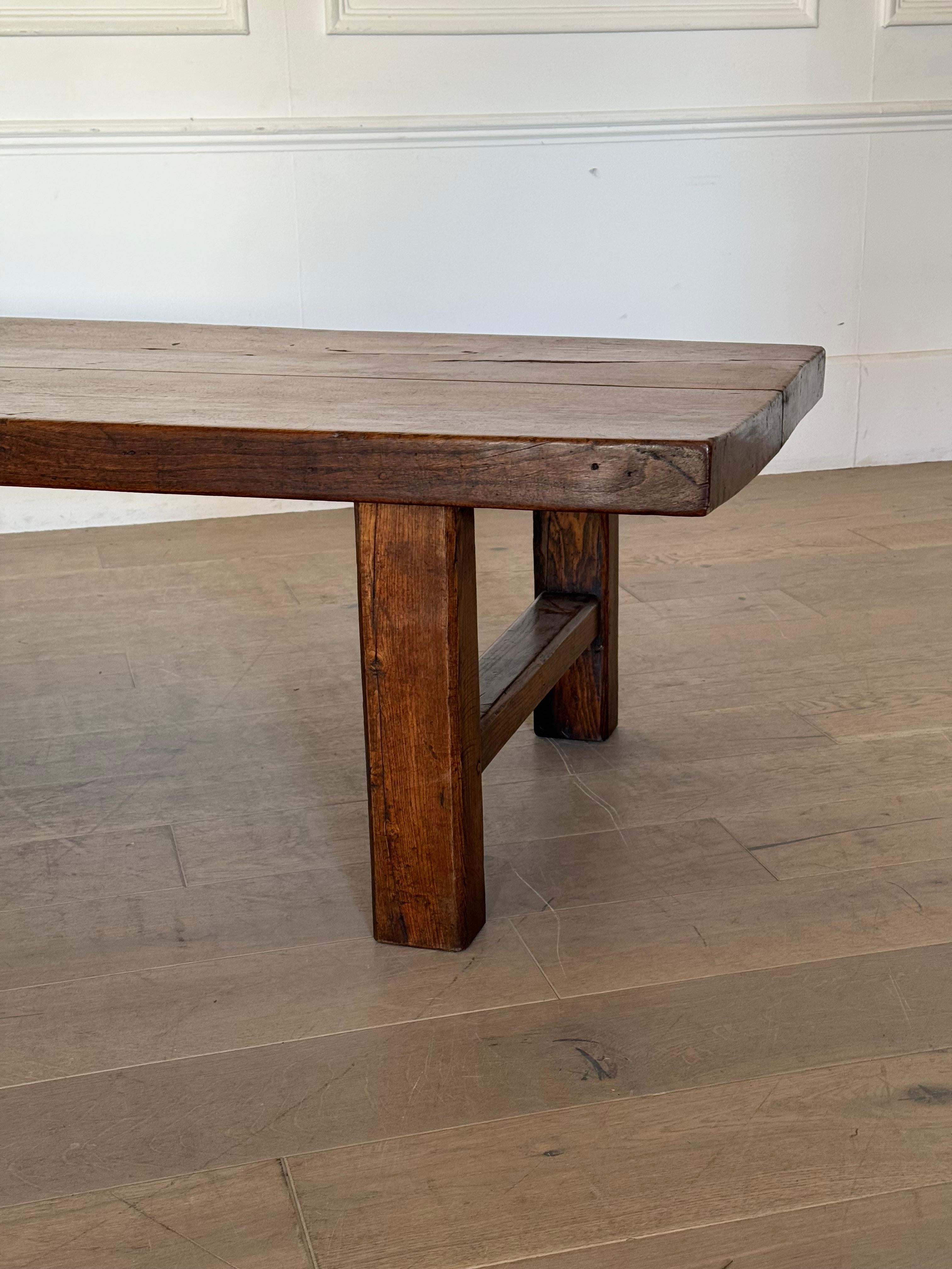 Large rustic 19th Elm coffee table For Sale 9