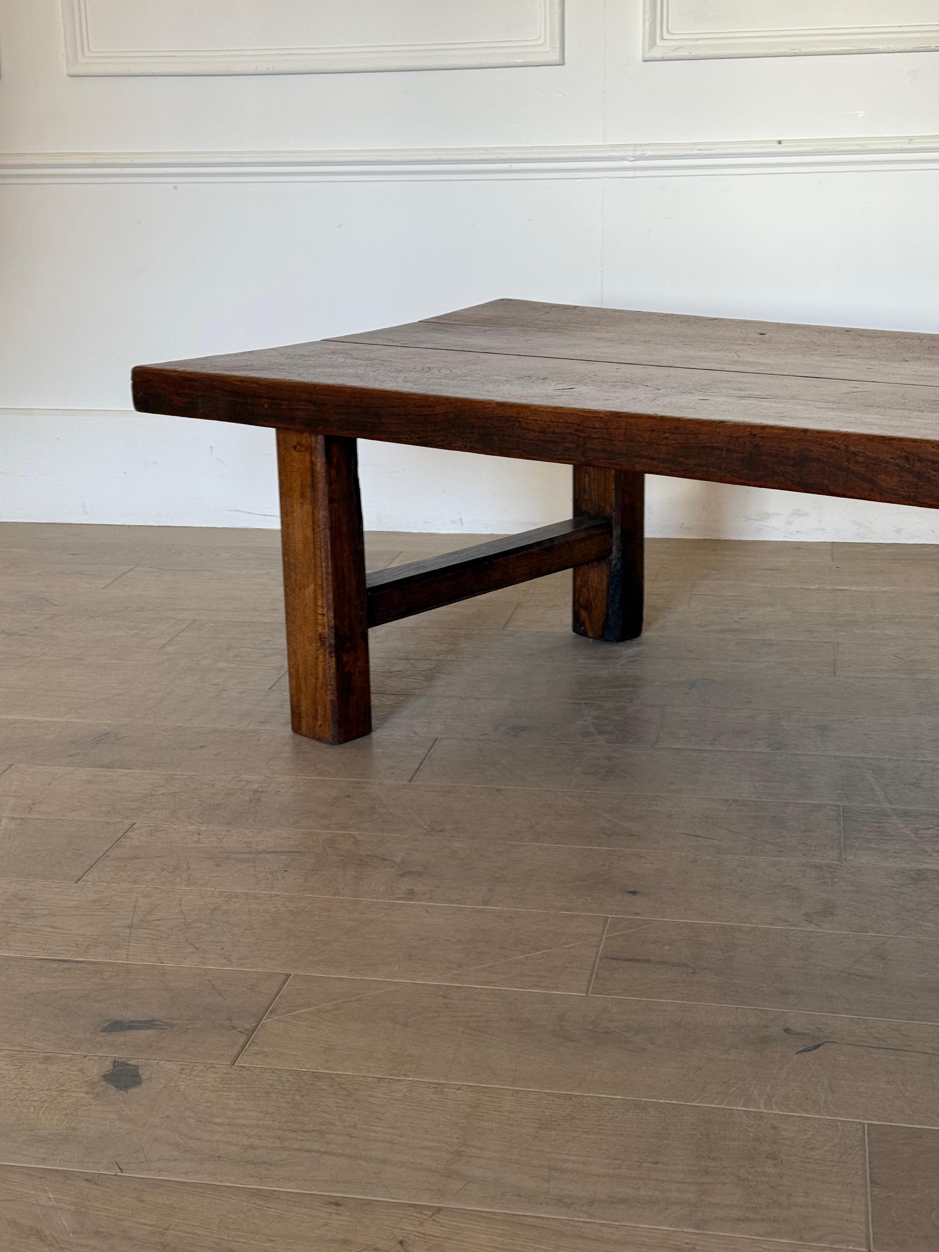 Large rustic 19th Elm coffee table For Sale 10
