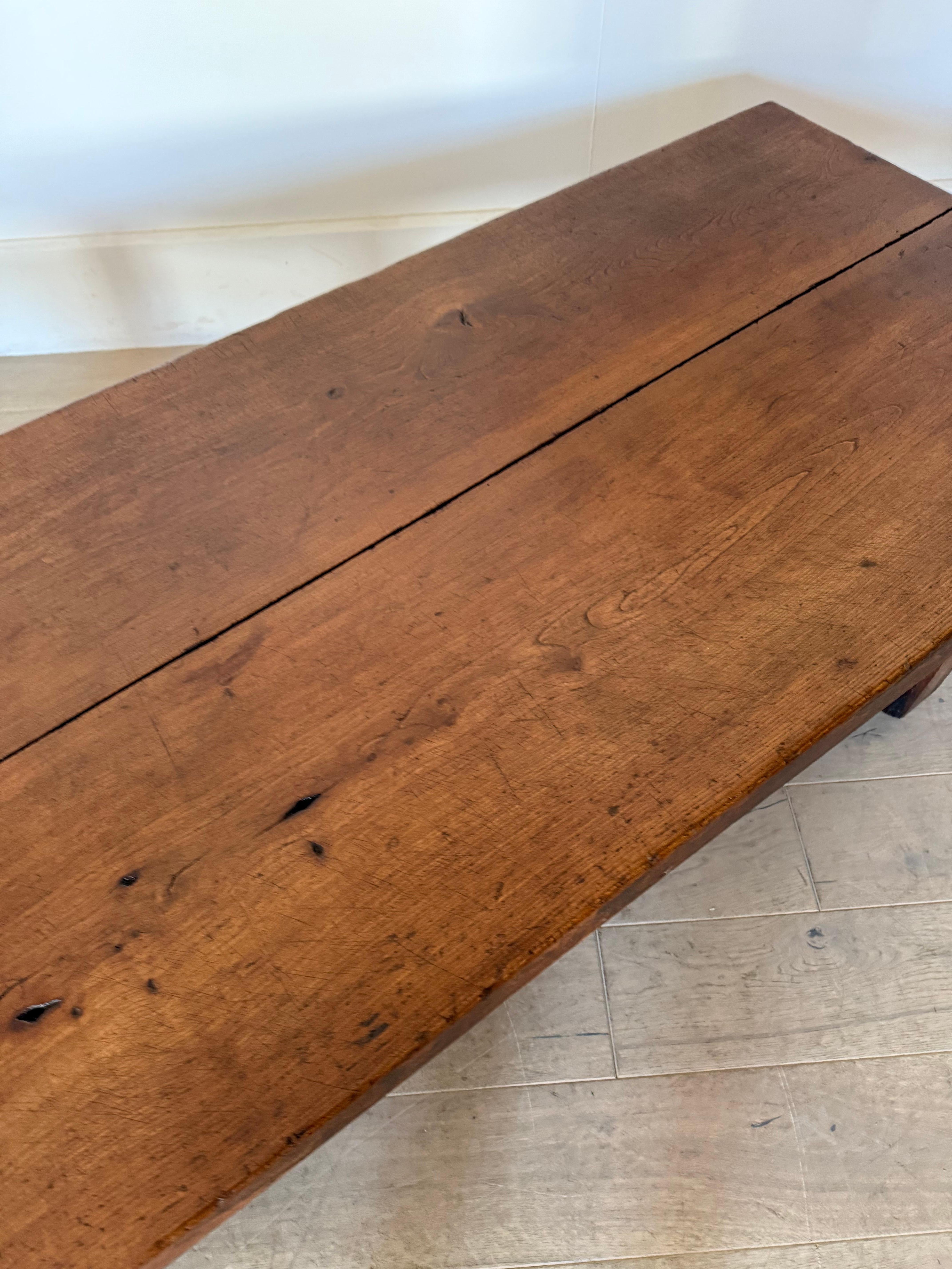 Large rustic 19th Elm coffee table For Sale 3