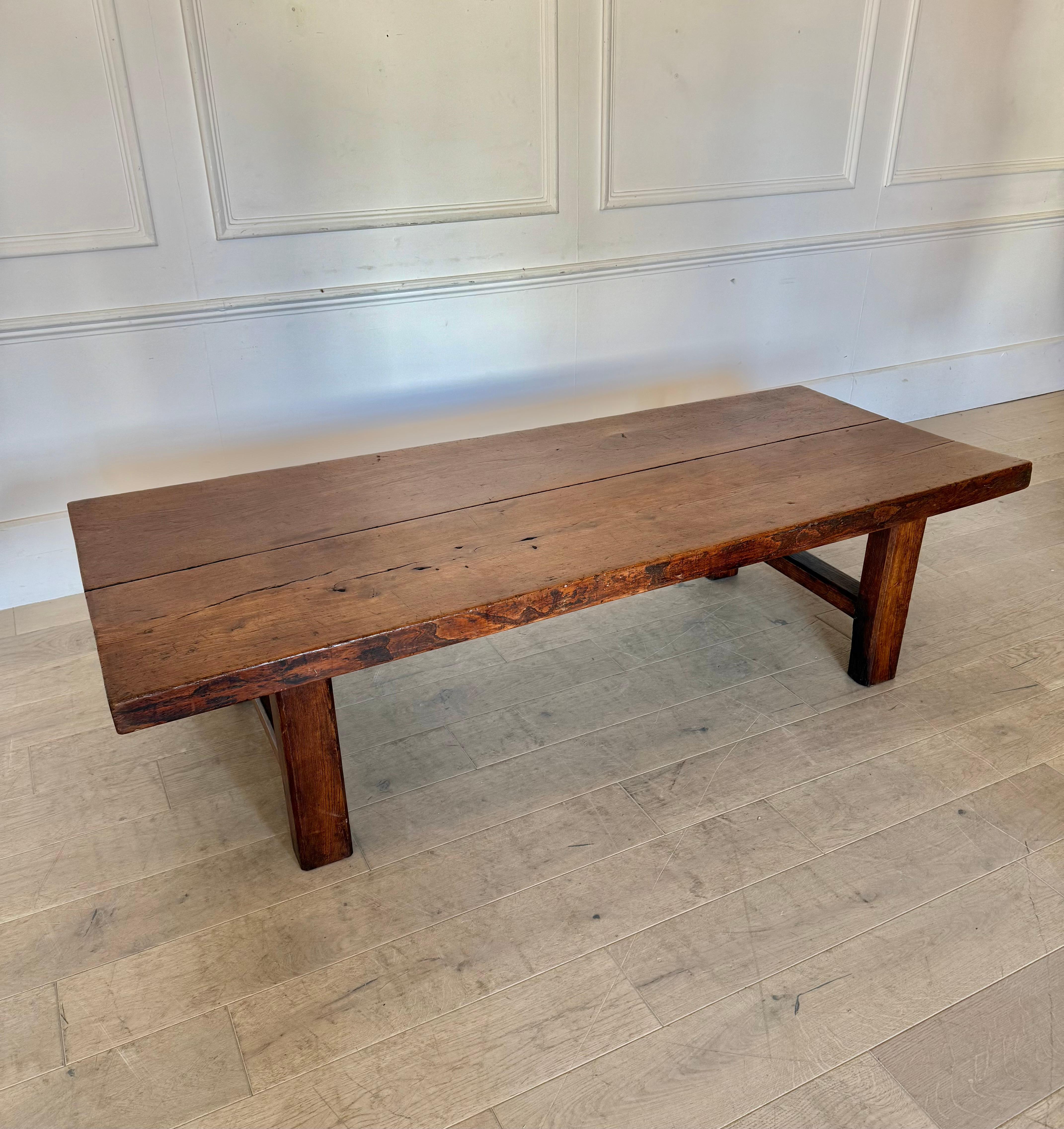 Large rustic 19th Elm coffee table For Sale 4