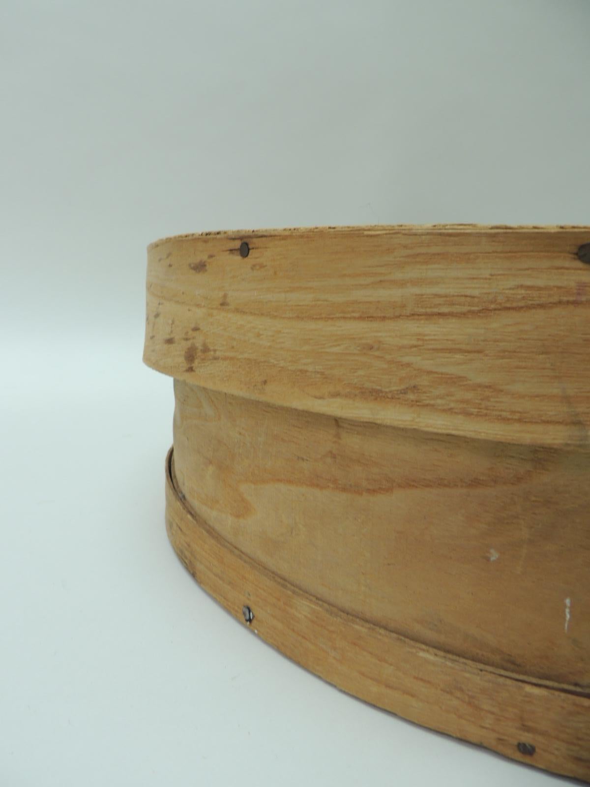 Large rustic bent wood vintage cheese box with lid.
Stamped: Wisconsin
Size: 14.5 D x 5.5 H.
 