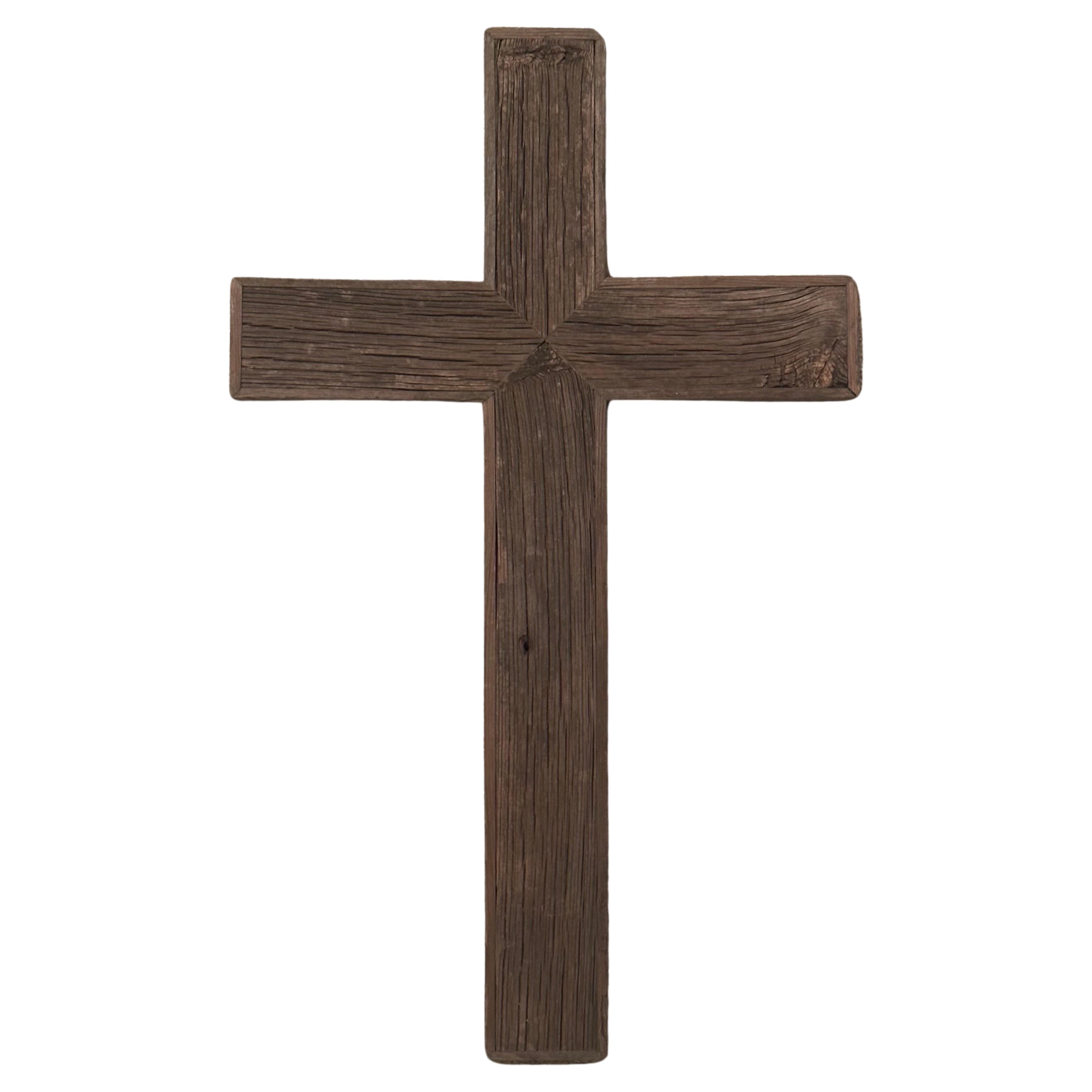 Großes rustikales Kreuz aus Treibholz (amerikanisch) im Angebot