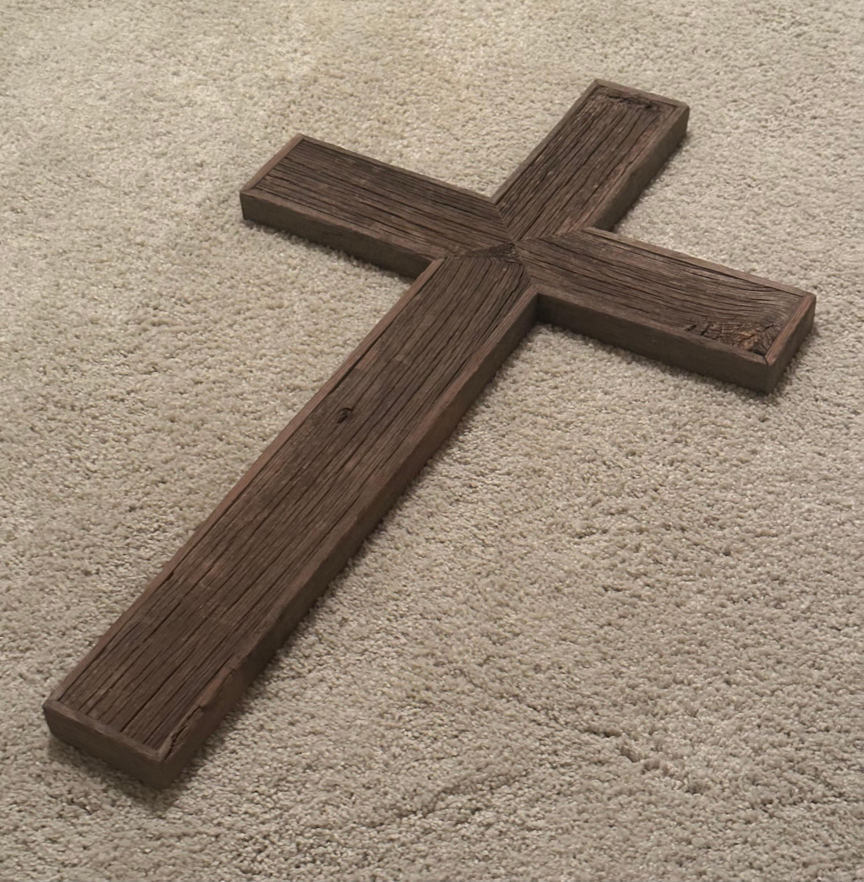 Large Rustic Driftwood Cross In Good Condition For Sale In San Diego, CA