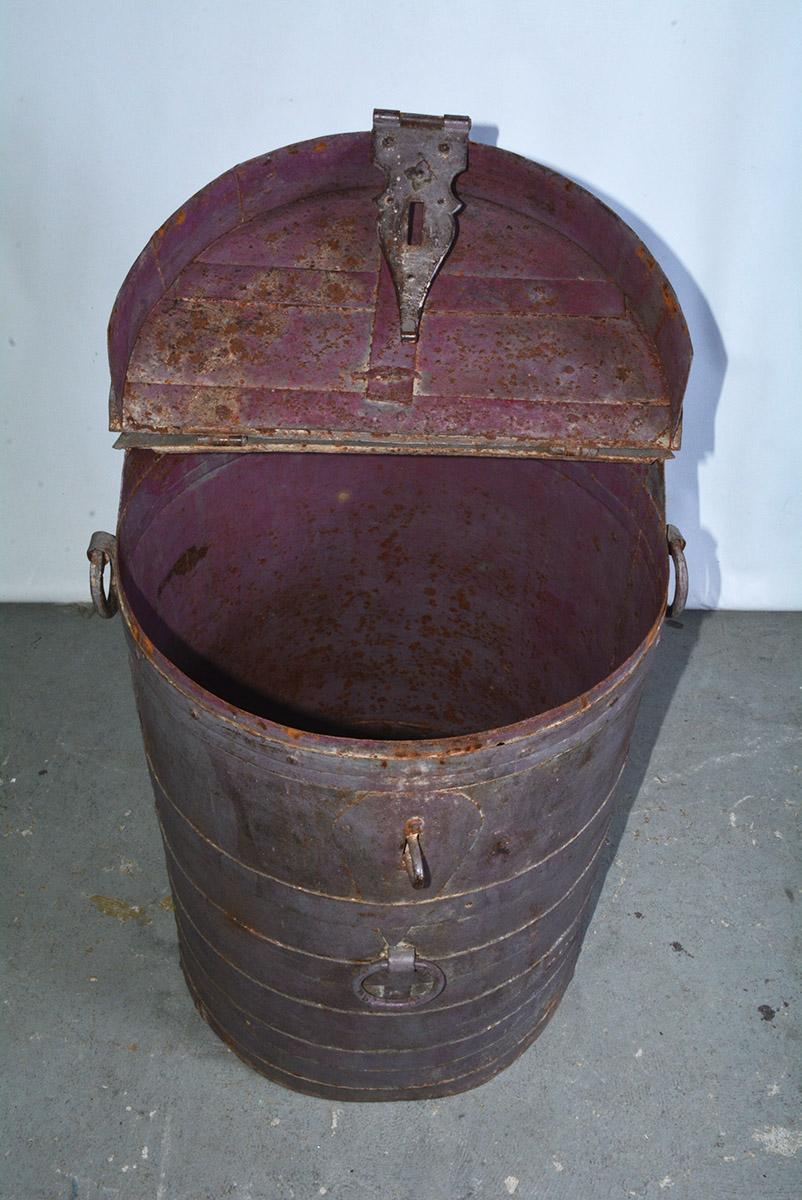 Large Rustic Grain Container In Good Condition In Sheffield, MA