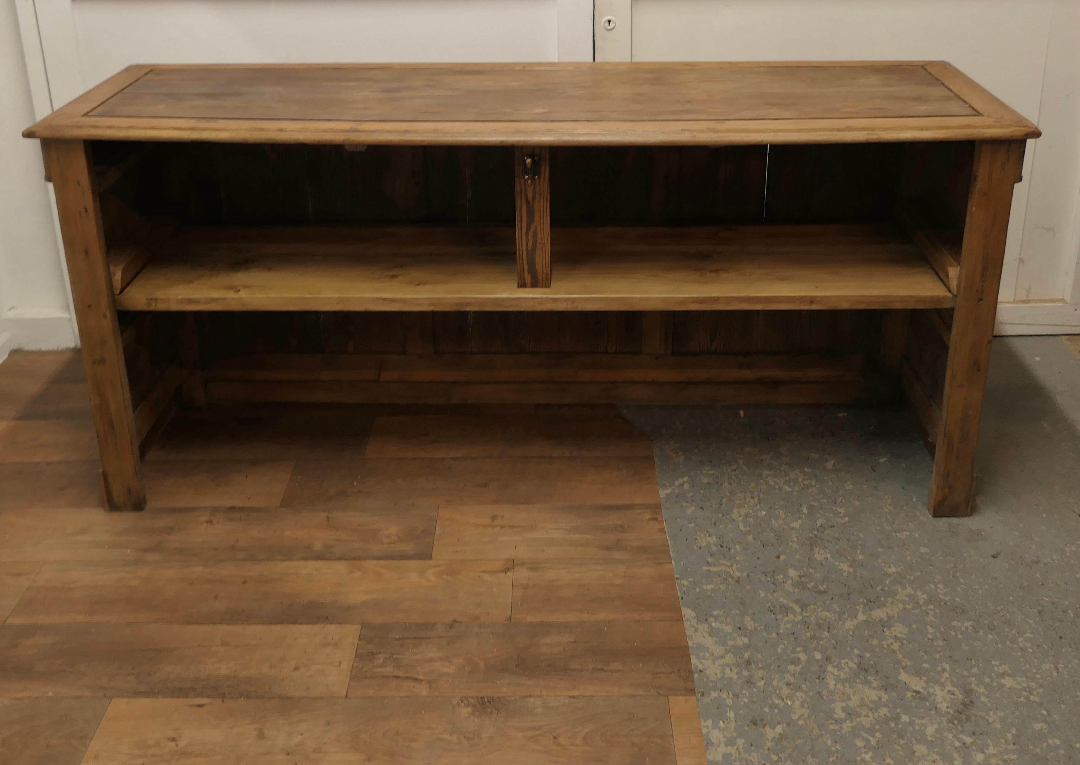 19th Century Large Rustic Pitch Pine Kitchen Island Counter, Dry Bar    For Sale