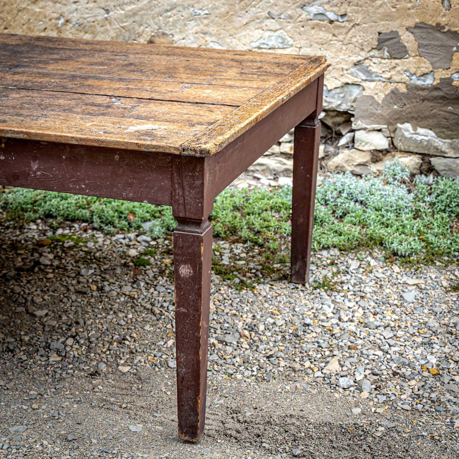 Bois Grande table à manger provinciale rustique, 19ème siècle en vente