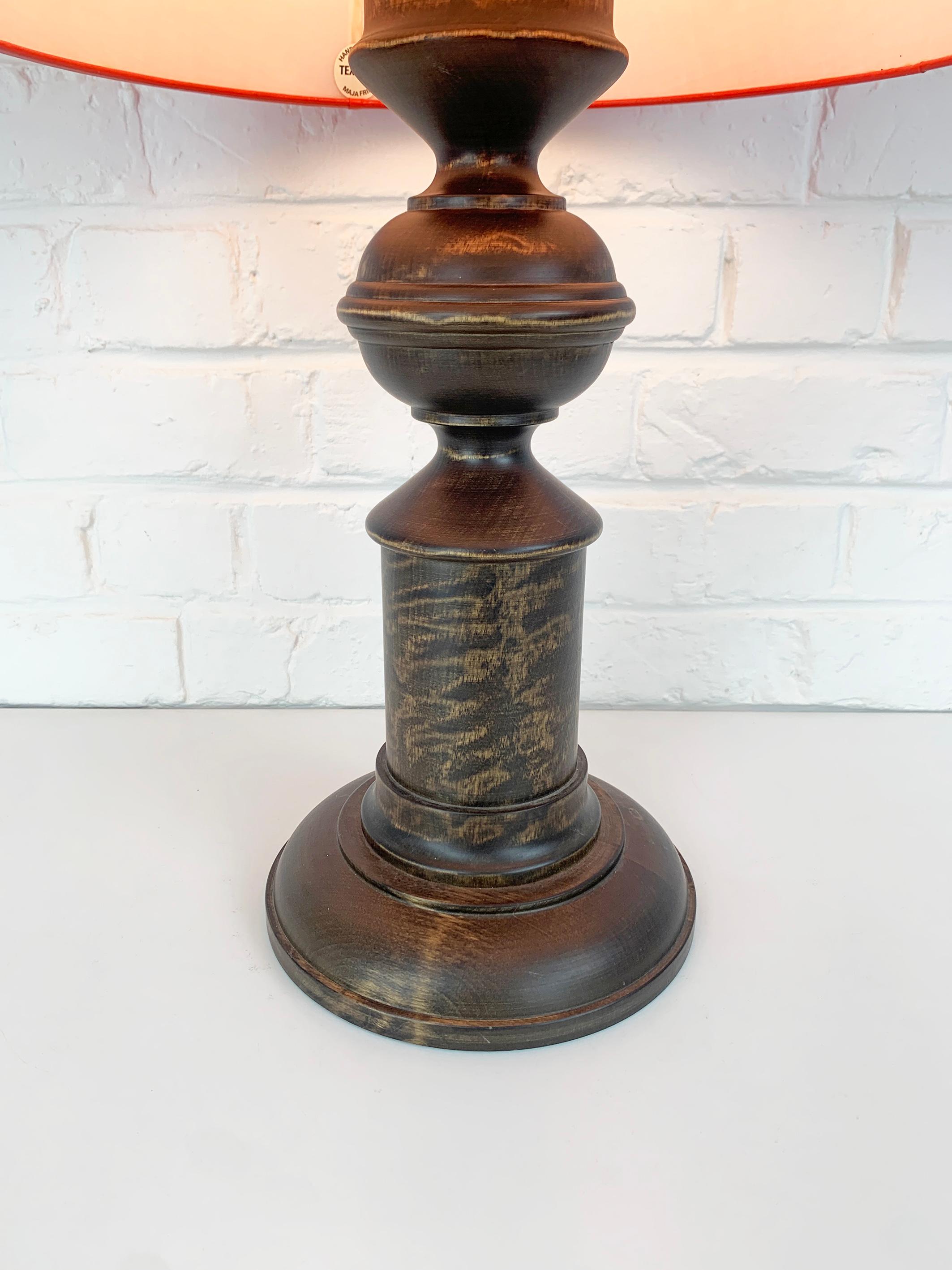 Large Rustic Table Lamp, Stained solid wood, Uno Kristiansson, Luxus, Sweden In Good Condition For Sale In Vorst, BE