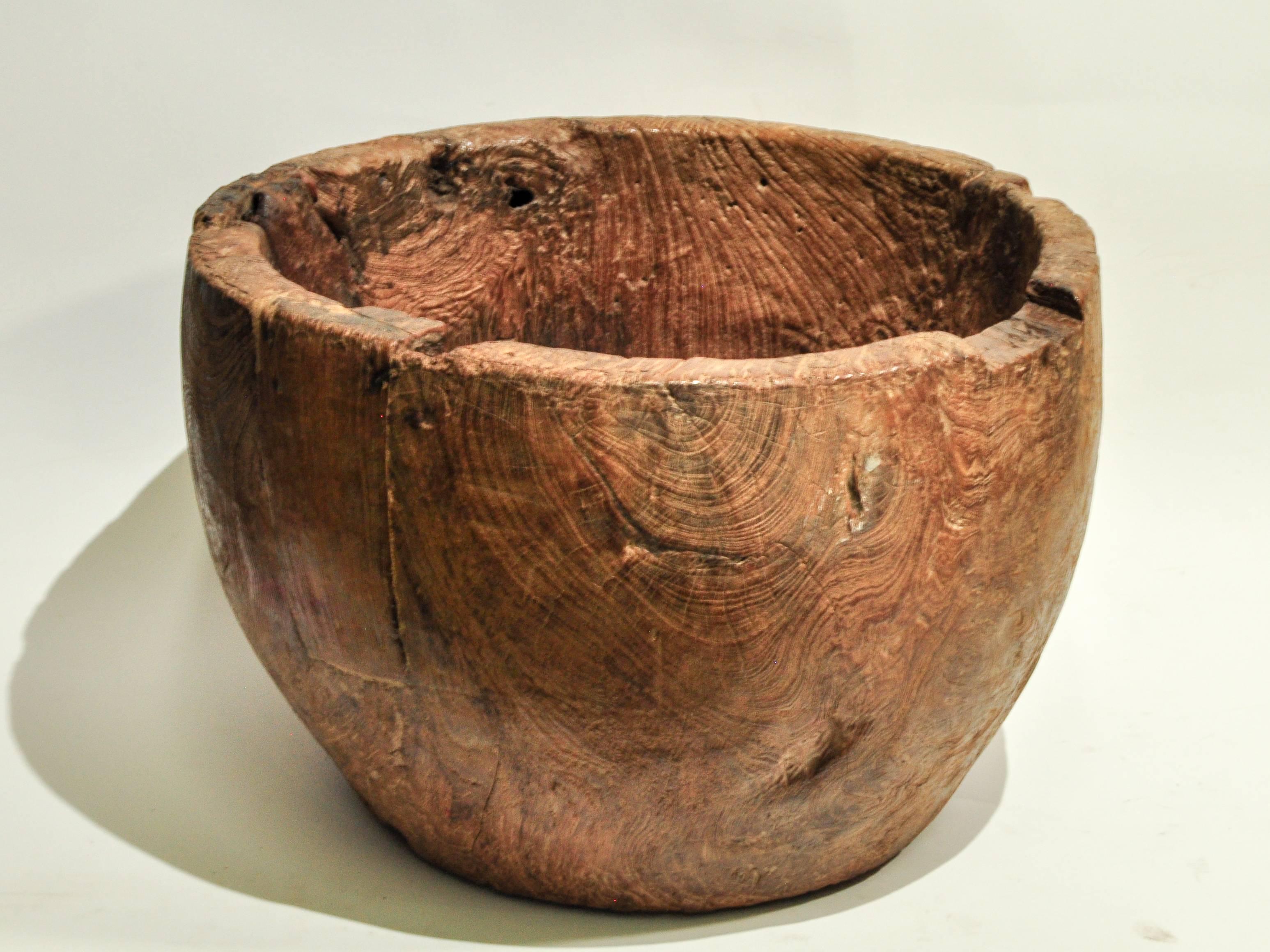 Large Rustic Teak Burl Bowl / Feed Trough, Madura, Early to Mid-20th Century 7