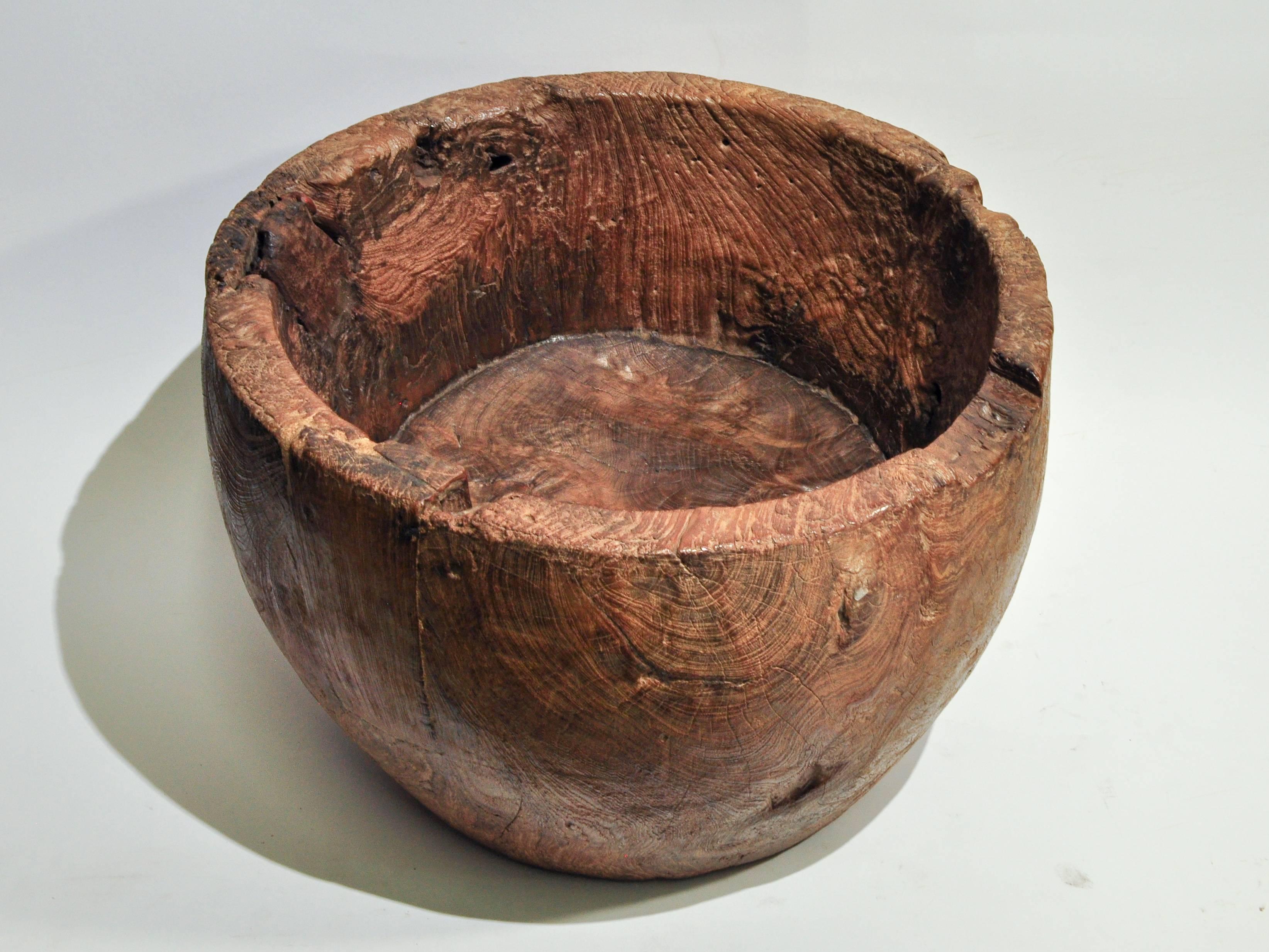 Large Rustic Teak Burl Bowl / Feed Trough, Madura, Early to Mid-20th Century 8