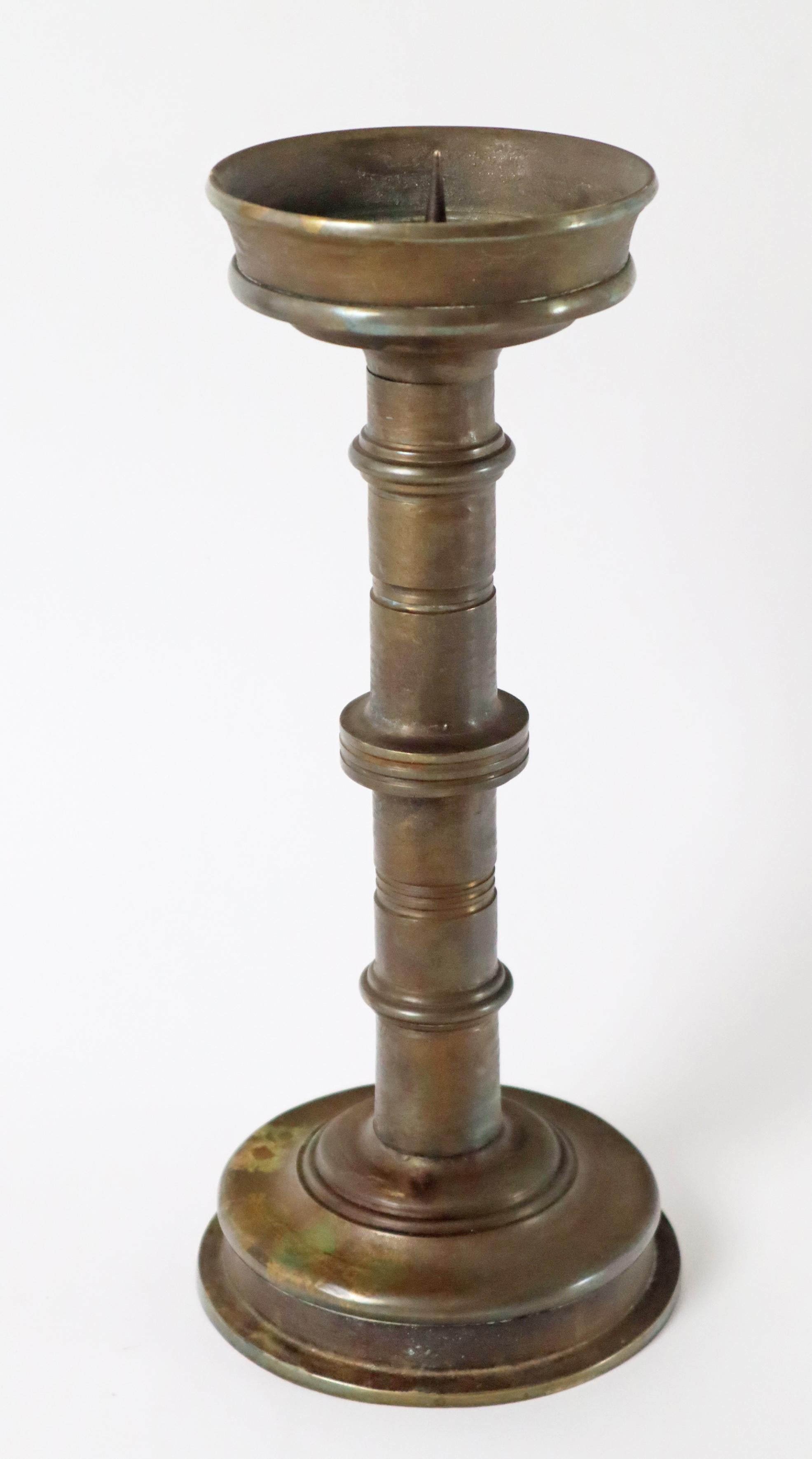 Art Déco Grande portacandele sacro in bronzo art déco, Germania, 1930 circa in vendita