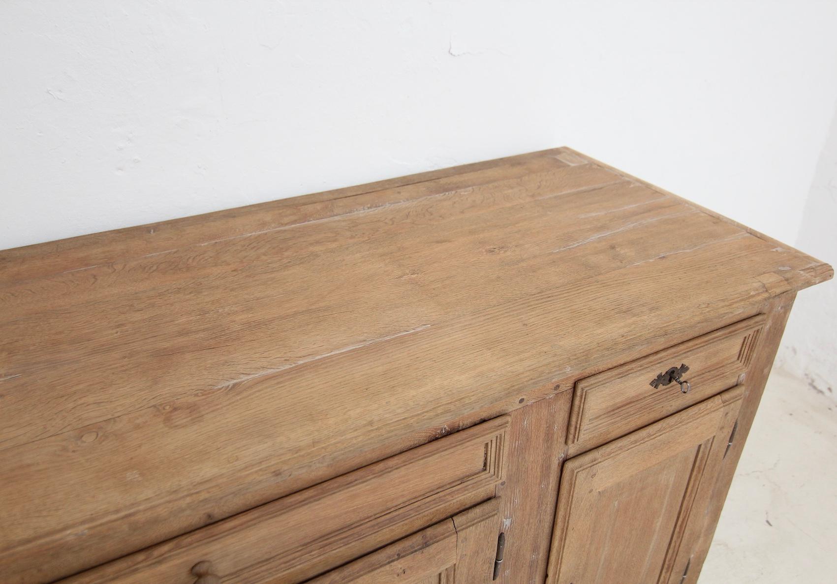 Grande buffet da sacrestia del 1800 circa in vendita 6