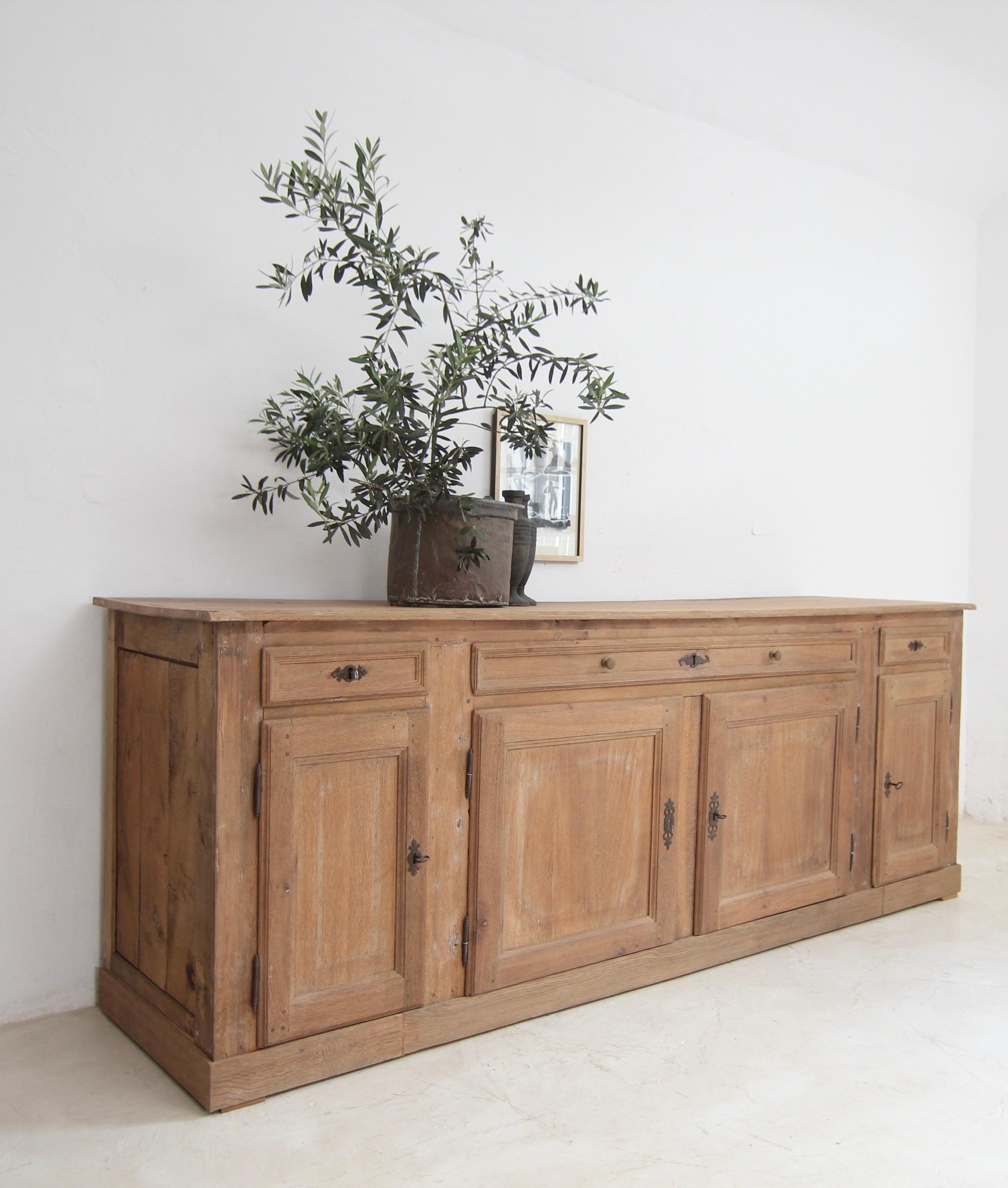 Europeo Grande buffet da sacrestia del 1800 circa in vendita