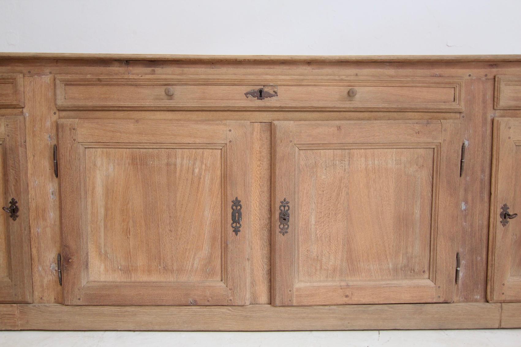 Quercia Grande buffet da sacrestia del 1800 circa in vendita