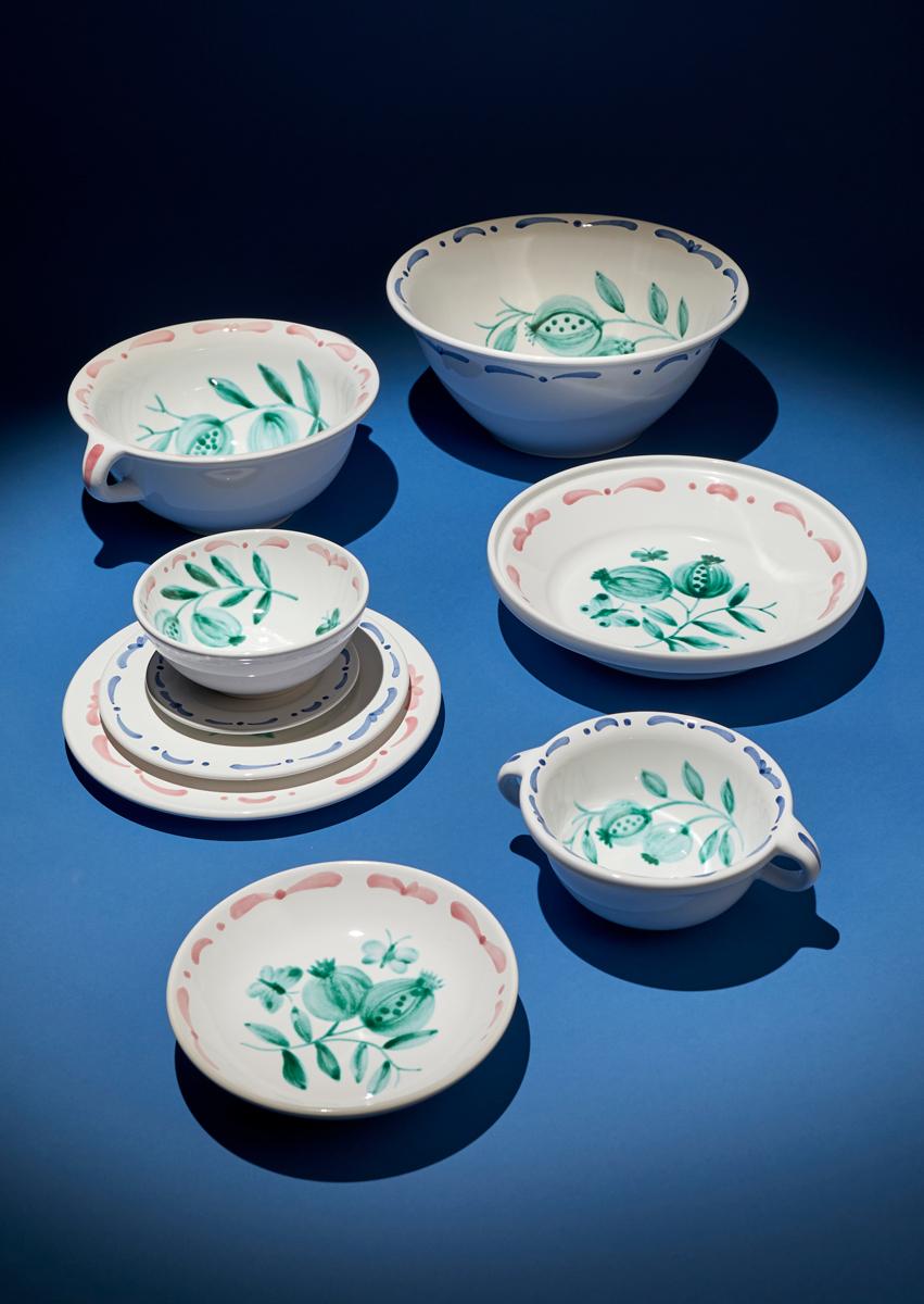 Salatschale im Landhausstil aus handbemalter Keramik, Sofina Boutique Kitzbhel (Handbemalt) im Angebot