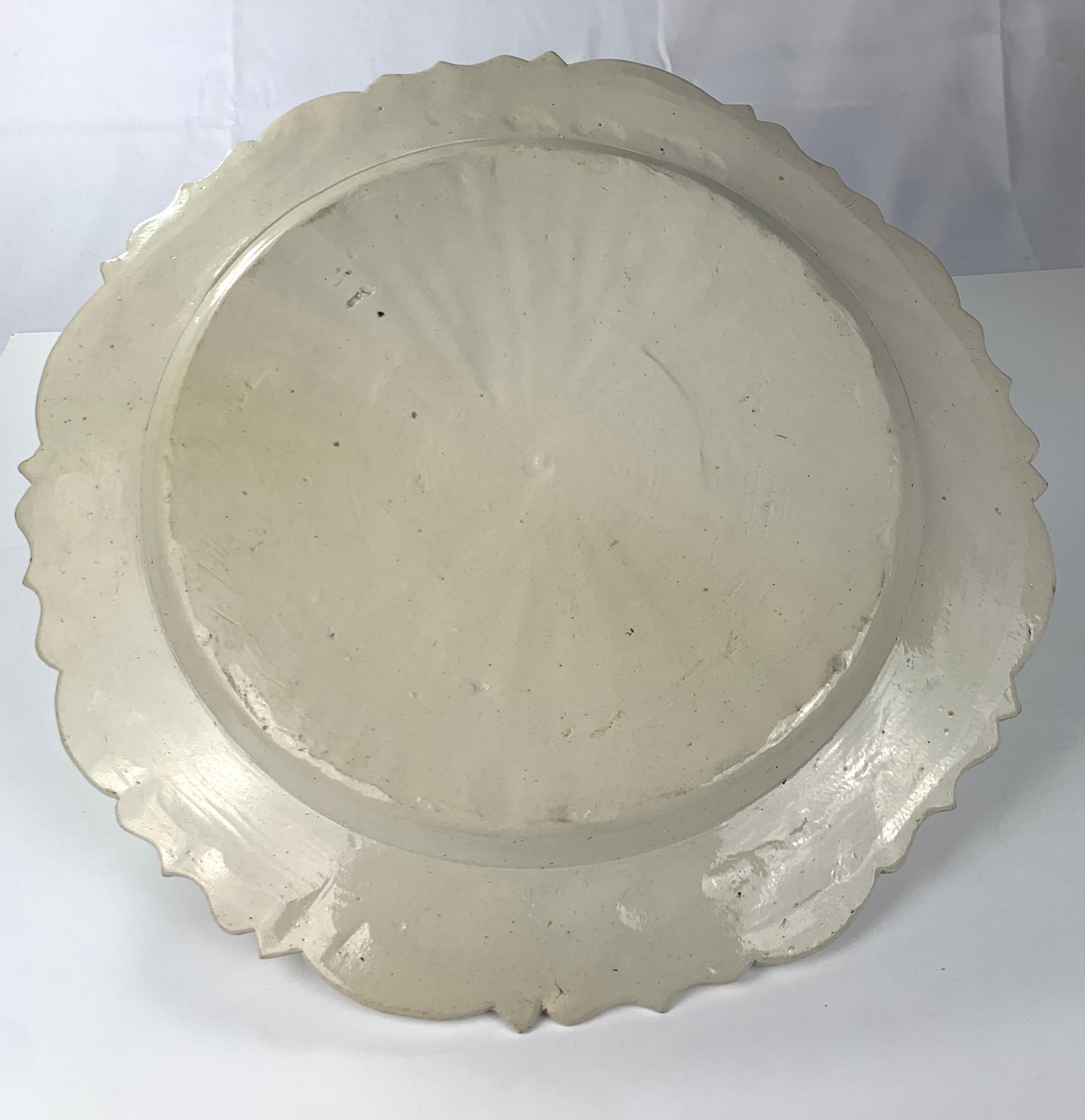 Large Salt-Glaze Charger 18th Century England circa 1765 In Good Condition In Katonah, NY