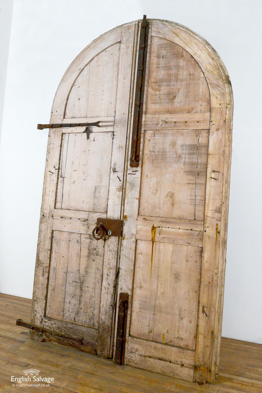 Large Salvaged Pine Arched Double Doors, 20th Century For Sale 2