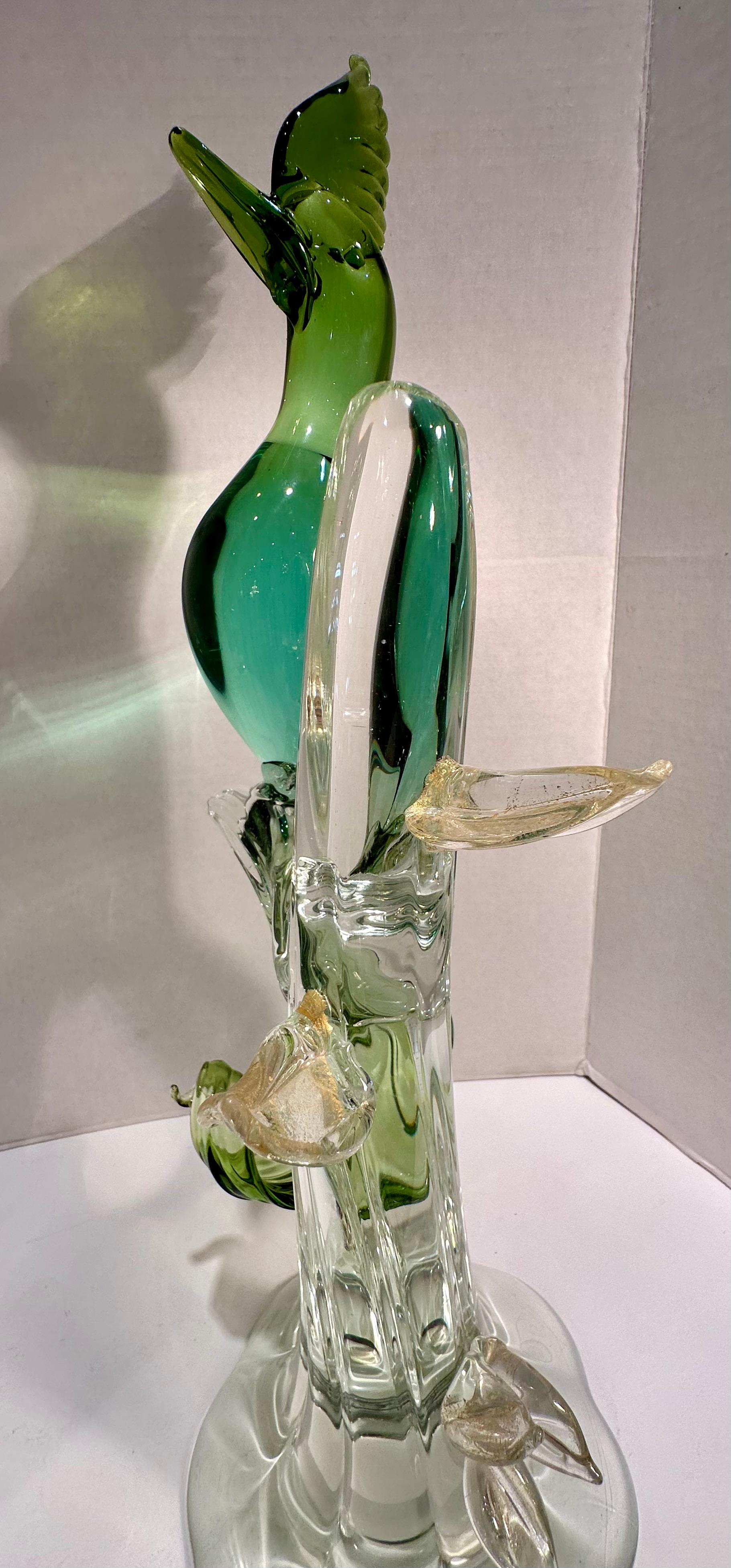 Large Salviati Italy Murano Glass Exotic Bird Figurine in Shades of Green  In Good Condition For Sale In Tustin, CA