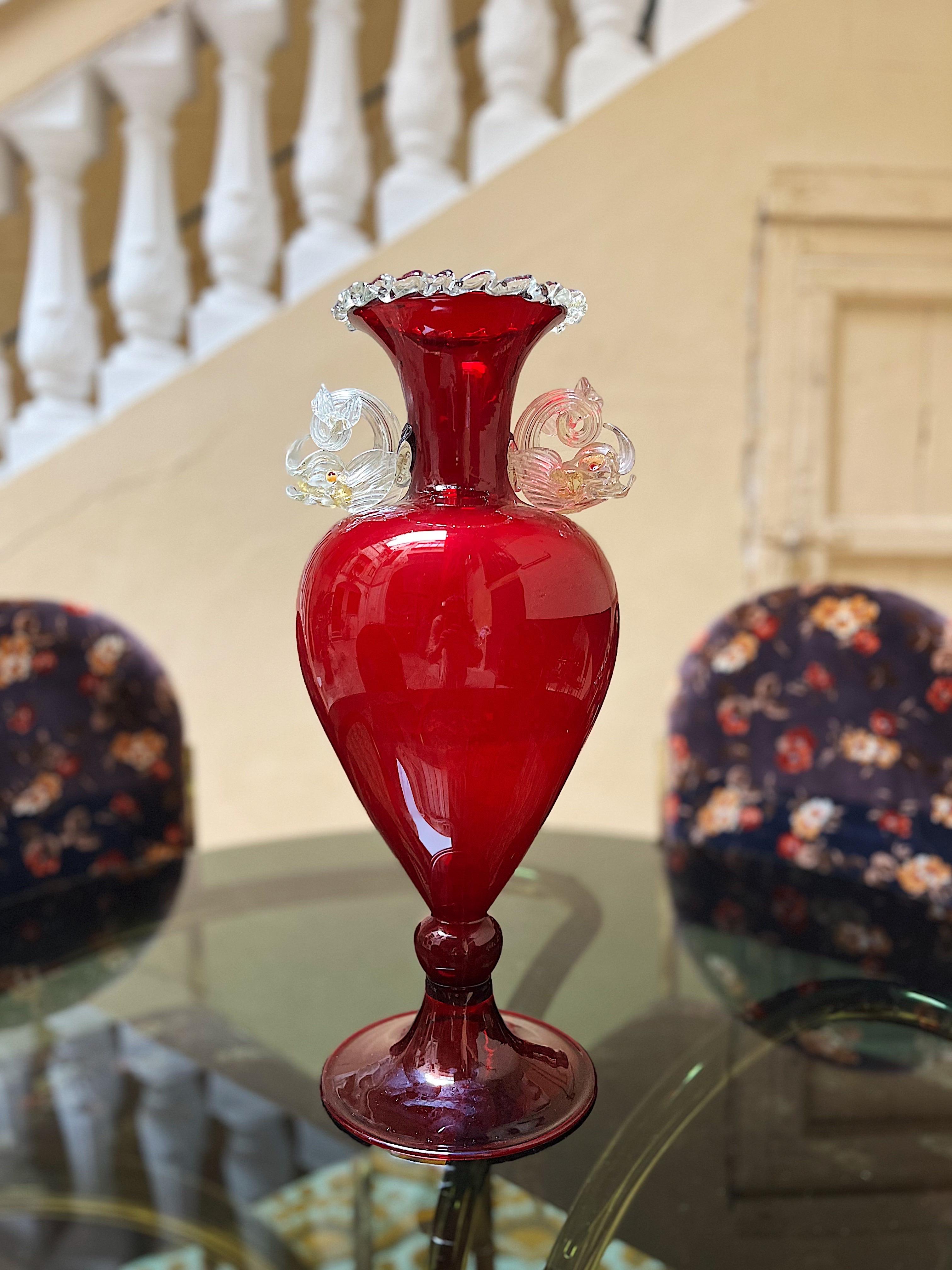 Large Salviati Murano Venetian Hand Blown Red and Gold Fish Vase In Good Condition For Sale In Palermo, PA