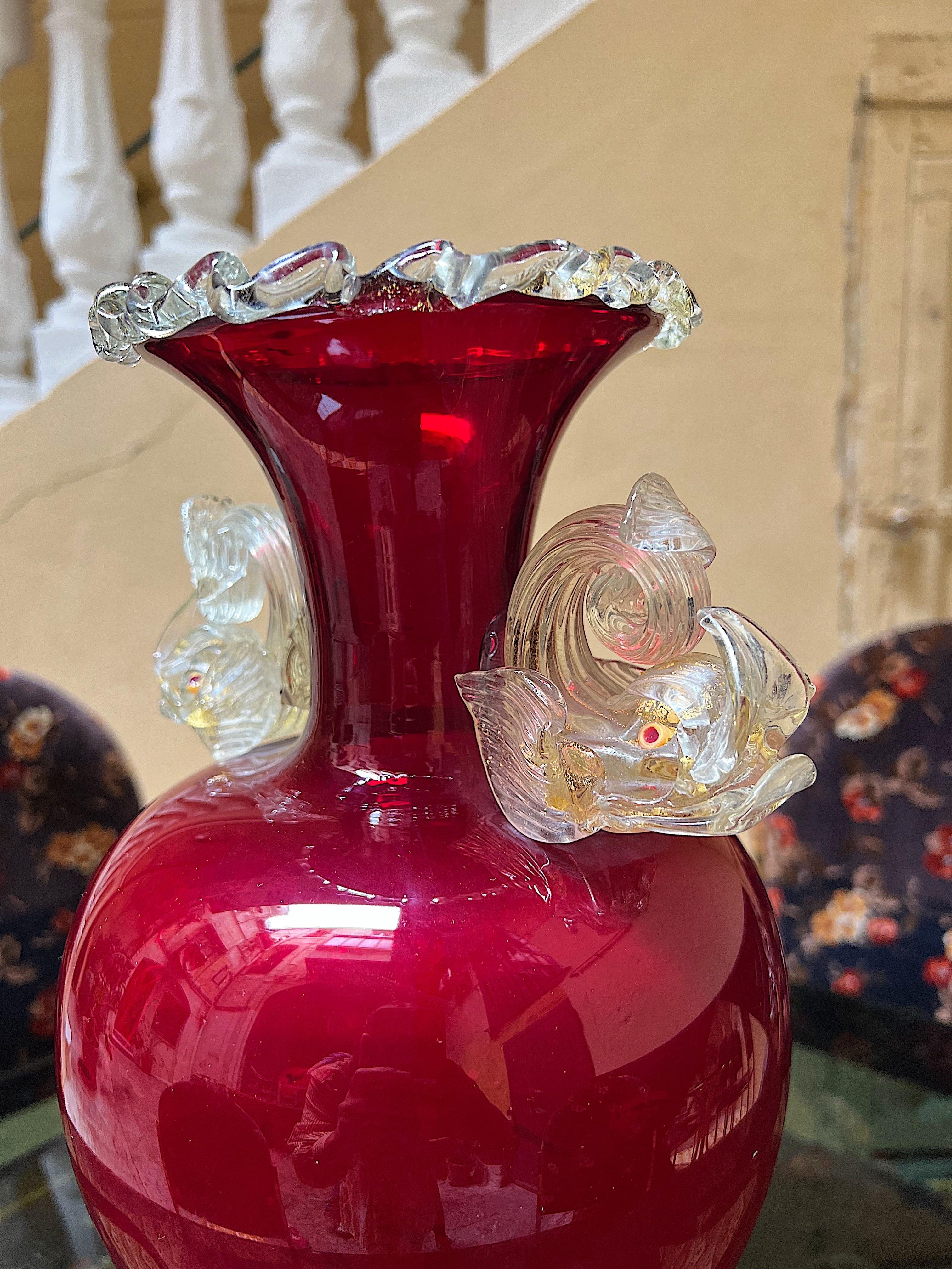 Large Salviati Murano Venetian Hand Blown Red and Gold Fish Vase For Sale 2