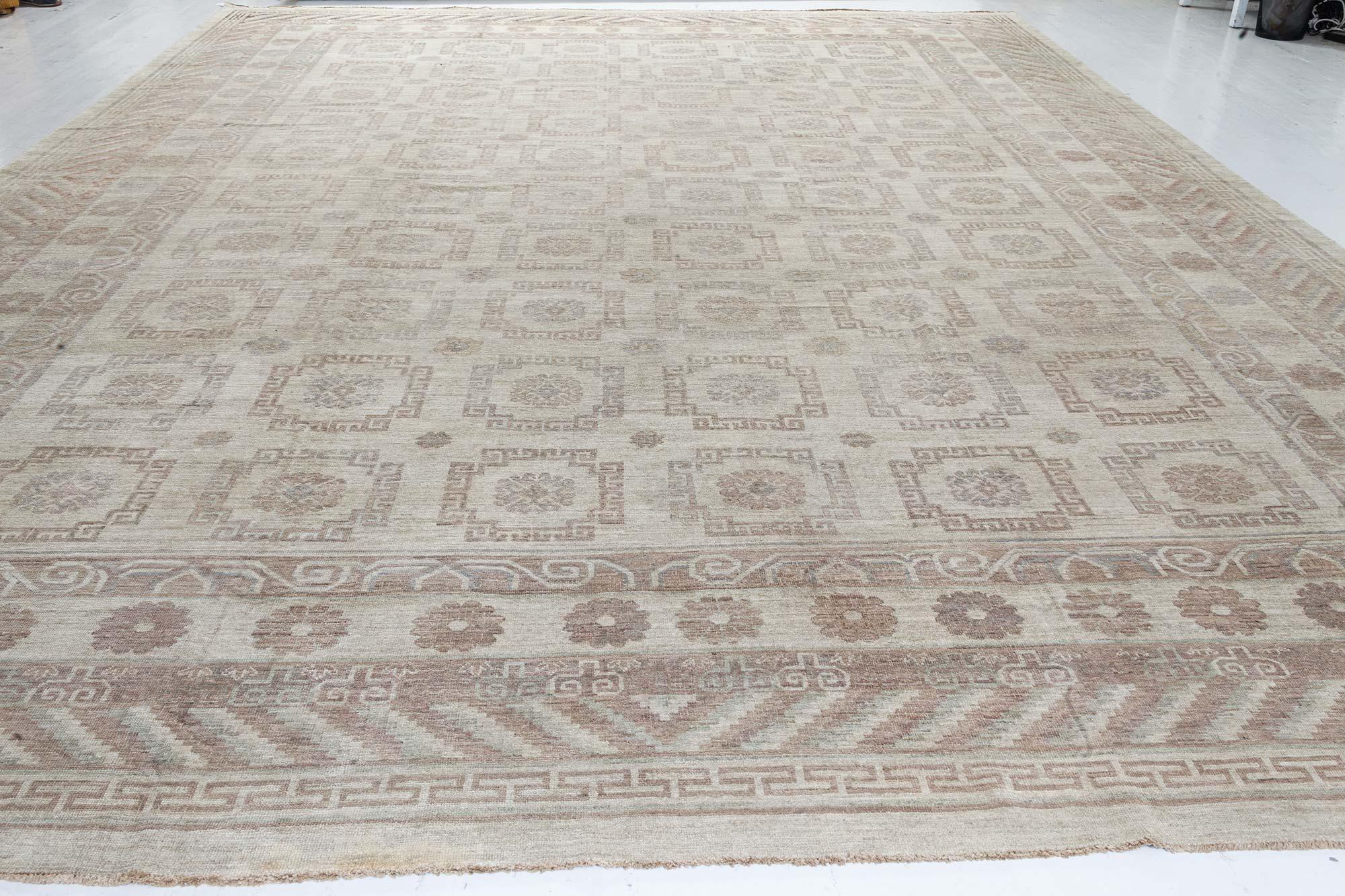 Alfombra geométrica grande de lana estilo Samarcanda hecha a mano por Doris Leslie Blau en venta 1