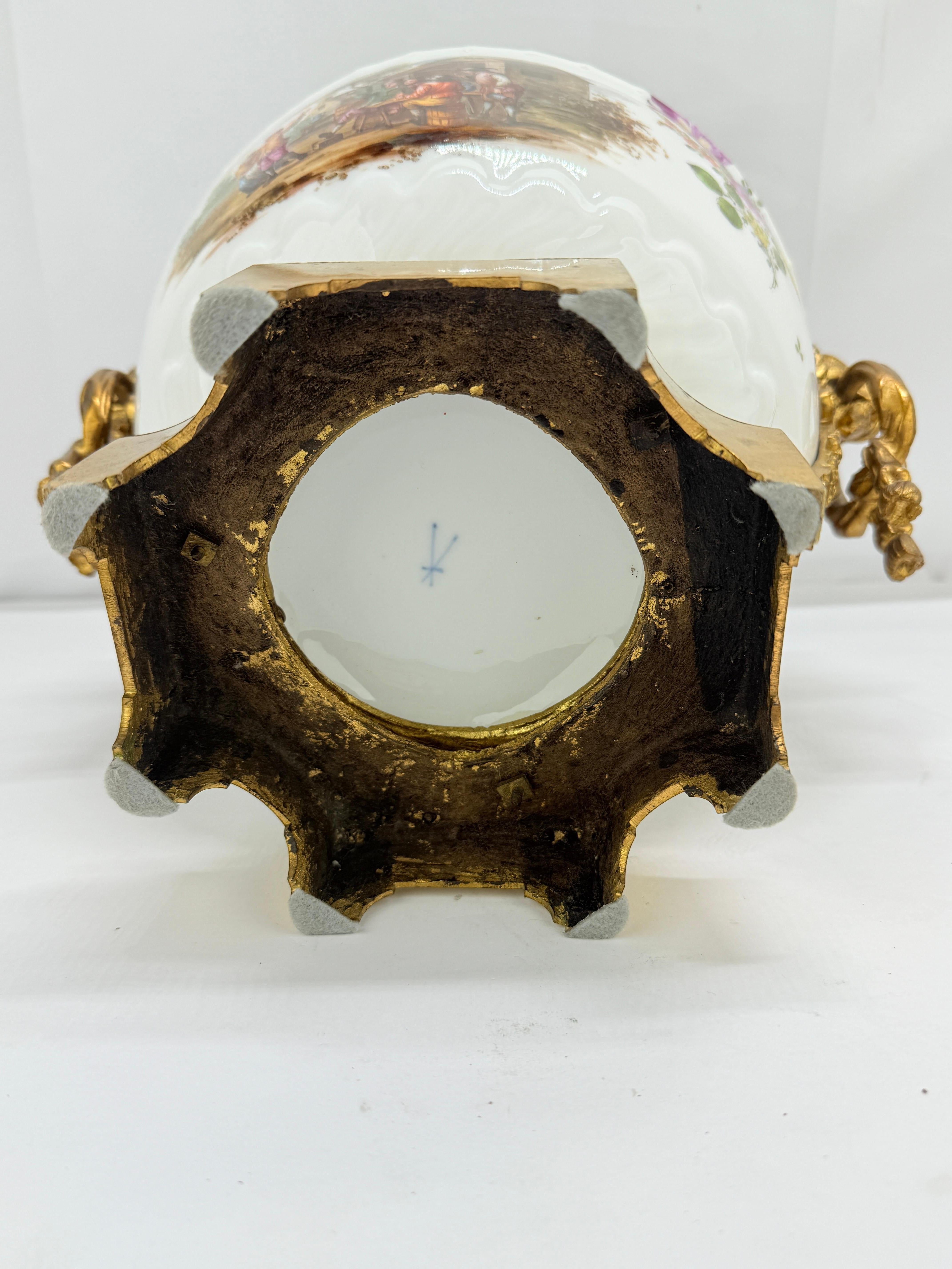 Grande urna rivestita in porcellana e ormolu di Samson in stile Meissen, fine XIX sec. in vendita 6