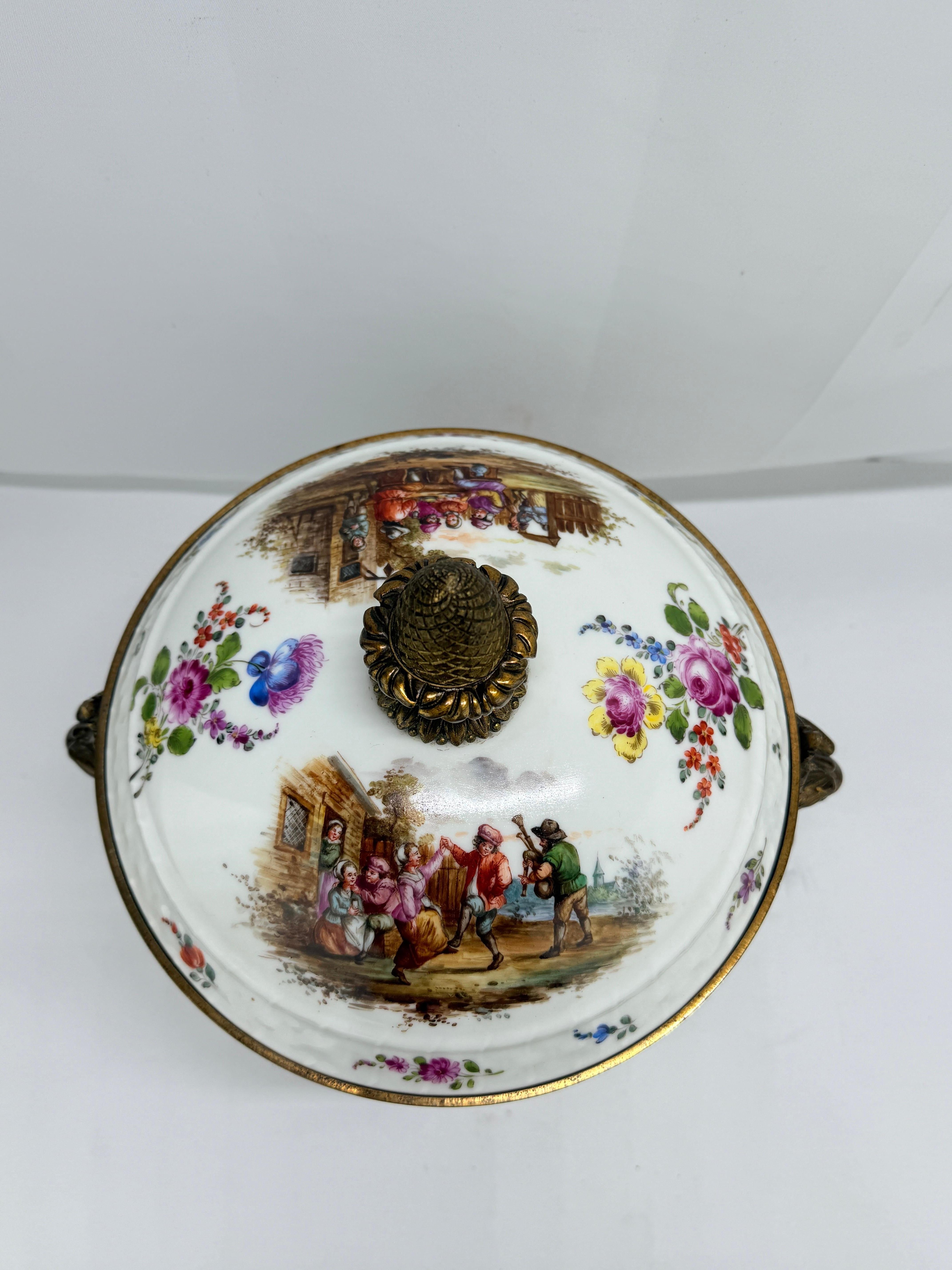 Grande urna rivestita in porcellana e ormolu di Samson in stile Meissen, fine XIX sec. in vendita 2