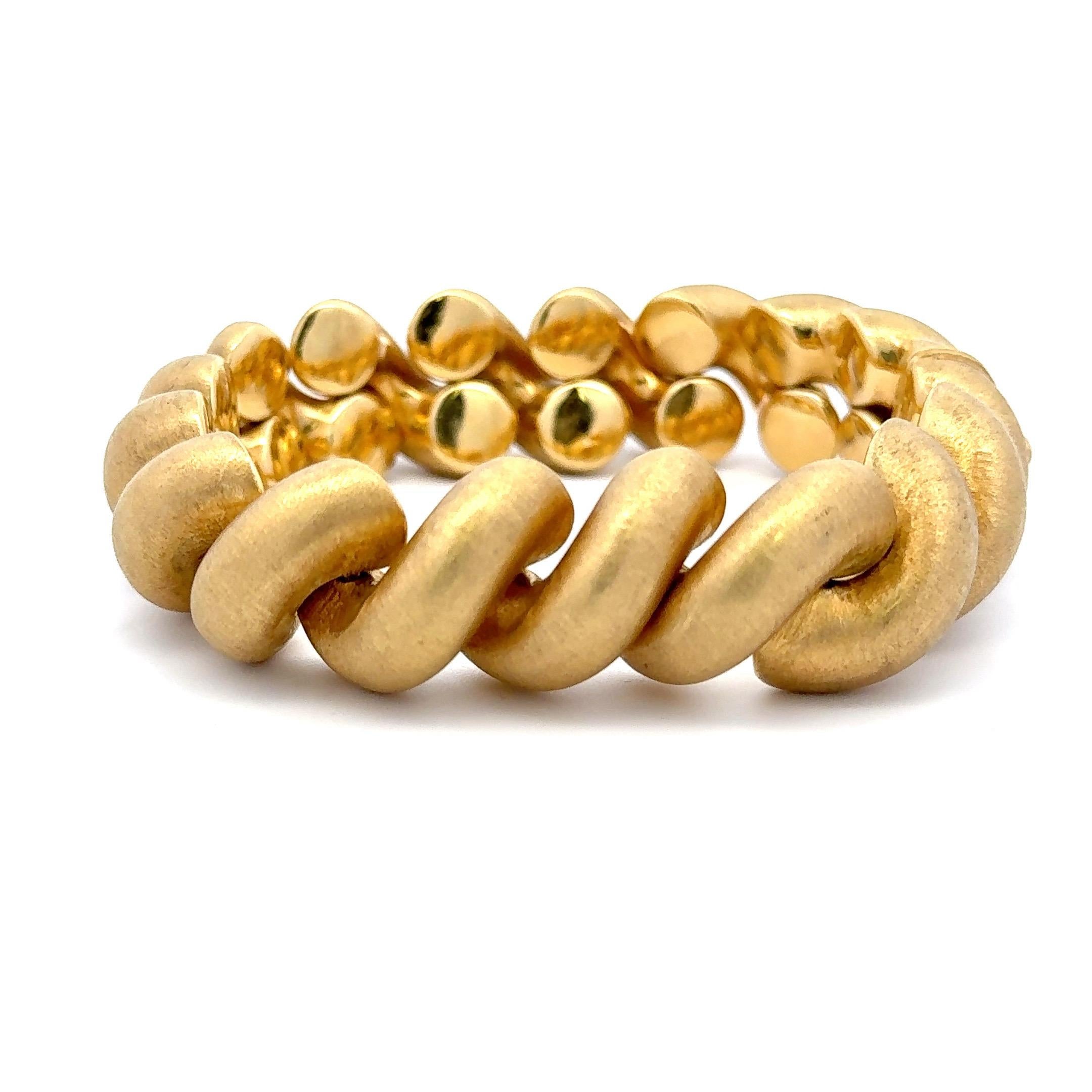 Donna Bracciale San Marco grande a maglie con finitura opaca da 66,5 grammi in oro giallo 18 carati in vendita