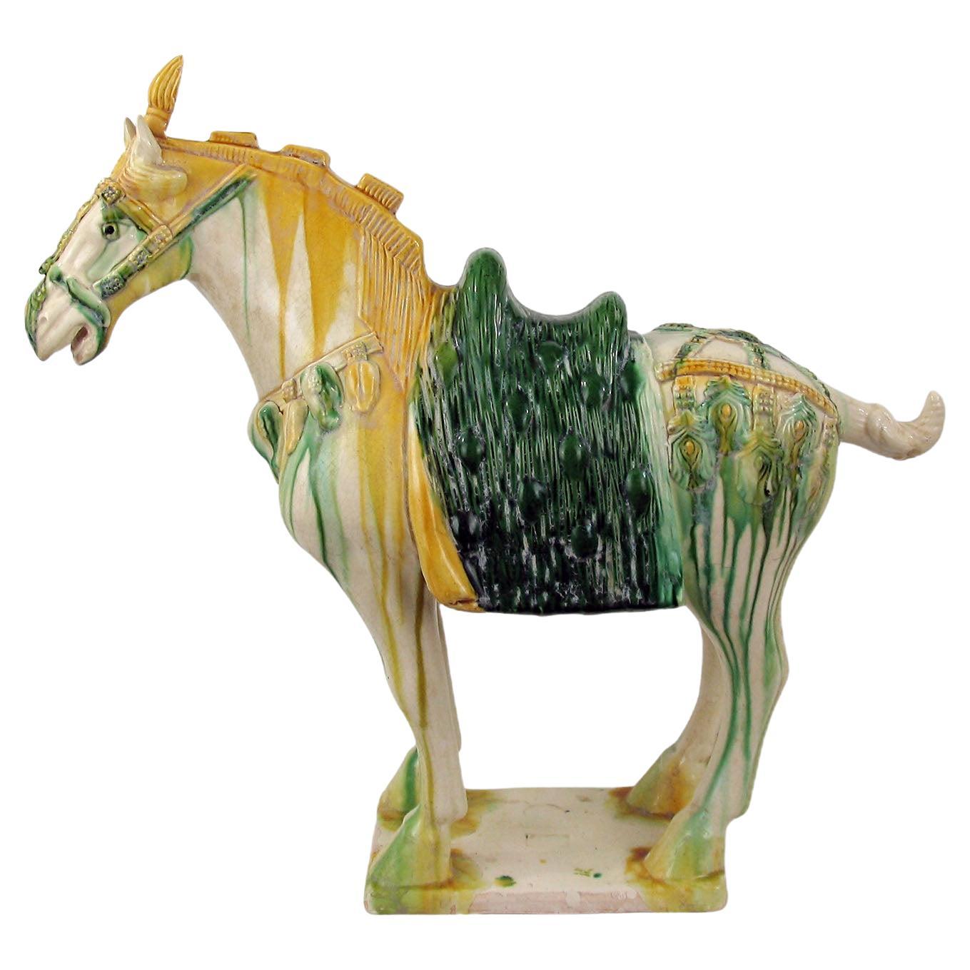 Große SanCai glasierte Keramik Pferd Statue Chinese Tang Dynasty Stil im Angebot