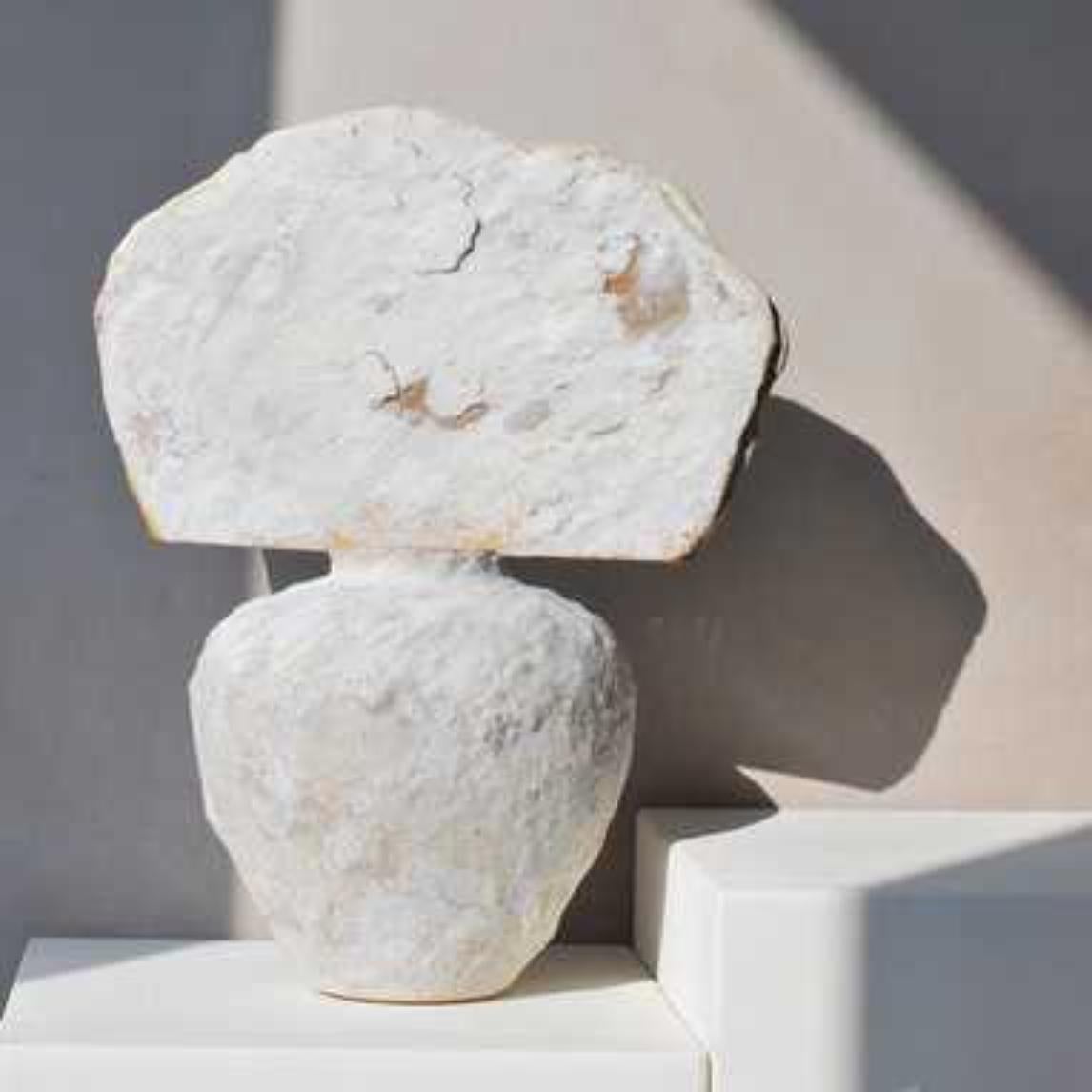 Postmoderne Grand vase en grès par Moïo Studio en vente
