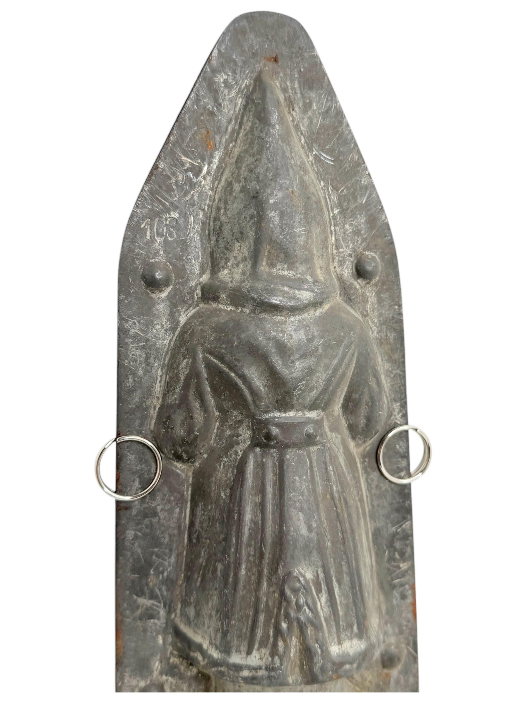 large Santa Claus Belsnickle Christmas Chocolate Mold Antique 1890s, German For Sale 4