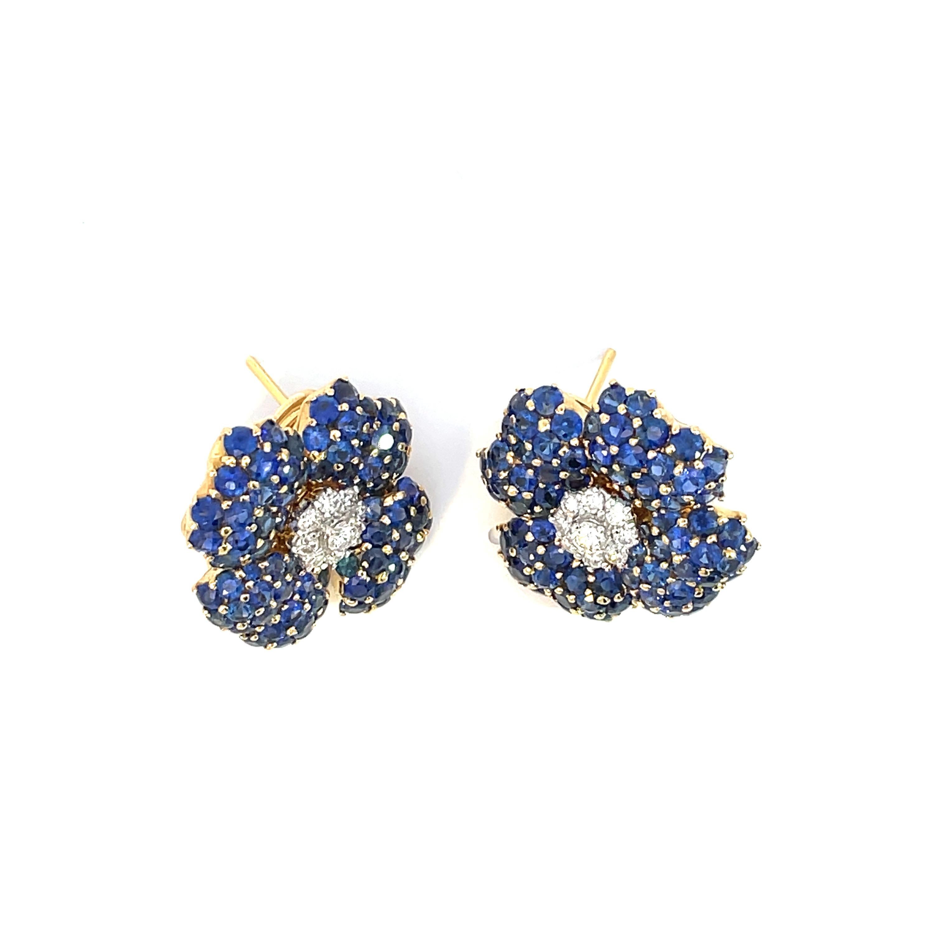 Large Sapphire and Diamond Clover Earrings in 18 Karat White & Yellow Gold In New Condition For Sale In Westmount, CA