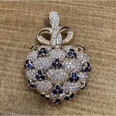 Grand pendentif en or jaune 18 carats avec saphir et diamant en forme de coeur