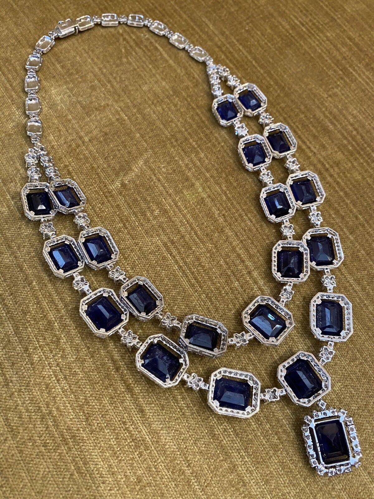 Große Saphir- und Diamant-Halskette und Ohrring-Suite aus 18 Karat Weißgold (Smaragdschliff)